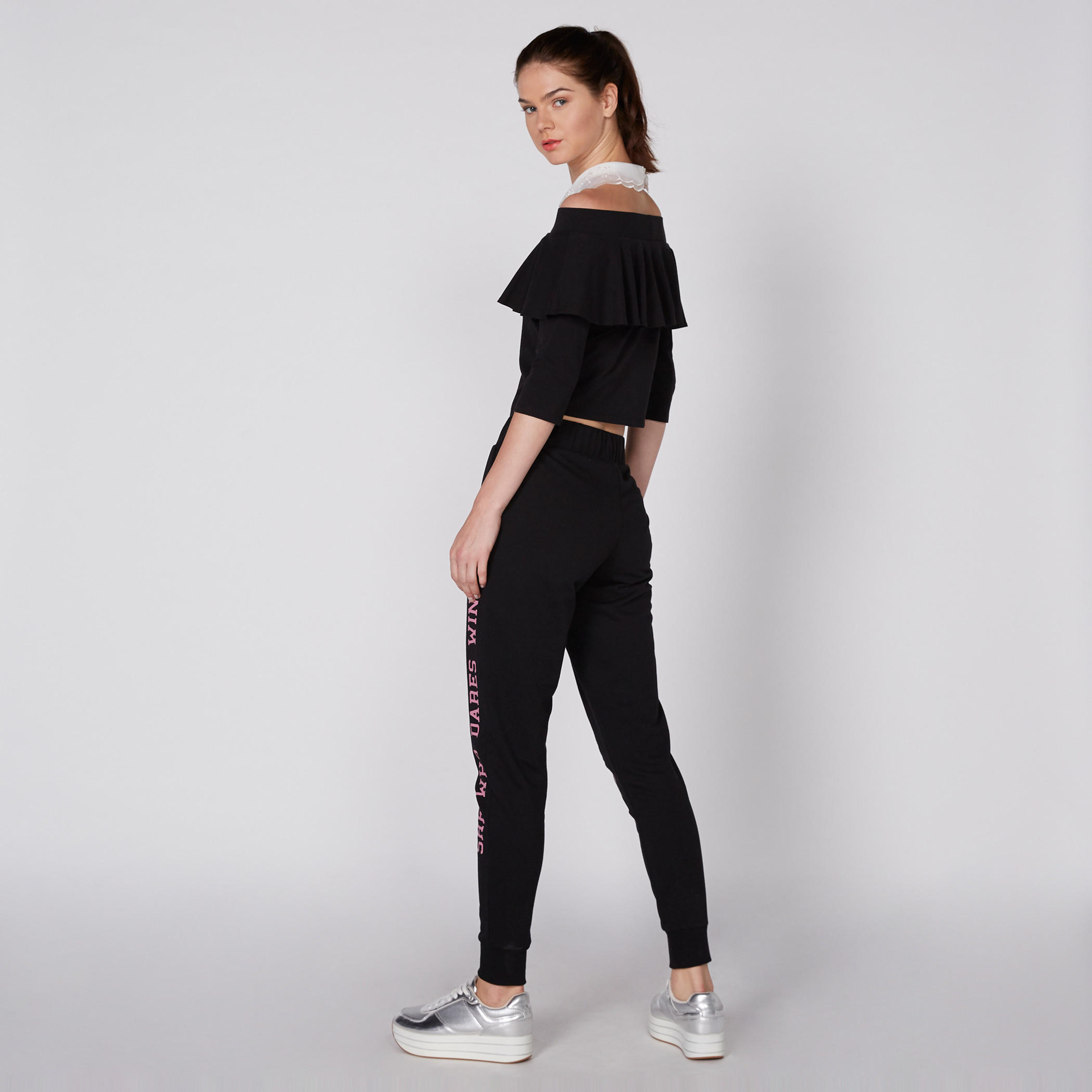 بنطال رياضي طويل بخصر مطّاطي وطبعات-women-clothing-bottoms-joggers-image-4