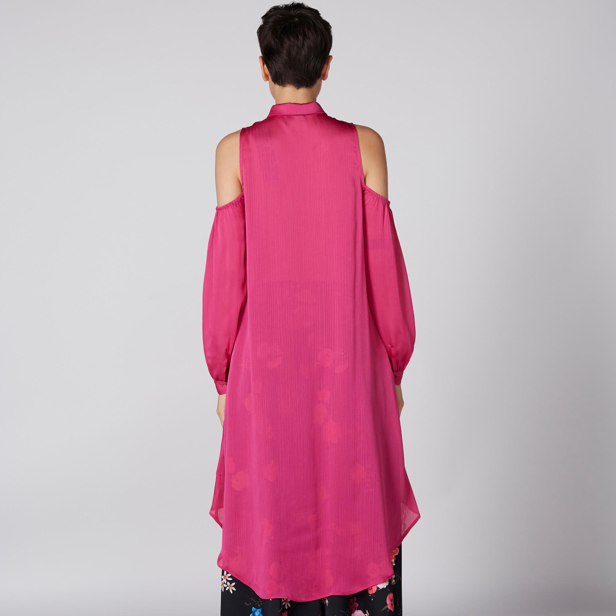 قميص مكشوف الأكتاف بحوّاف غير مستوية ووصلة أزرار كاملة-women-clothing-shirtsandblouses-shirts-image-2
