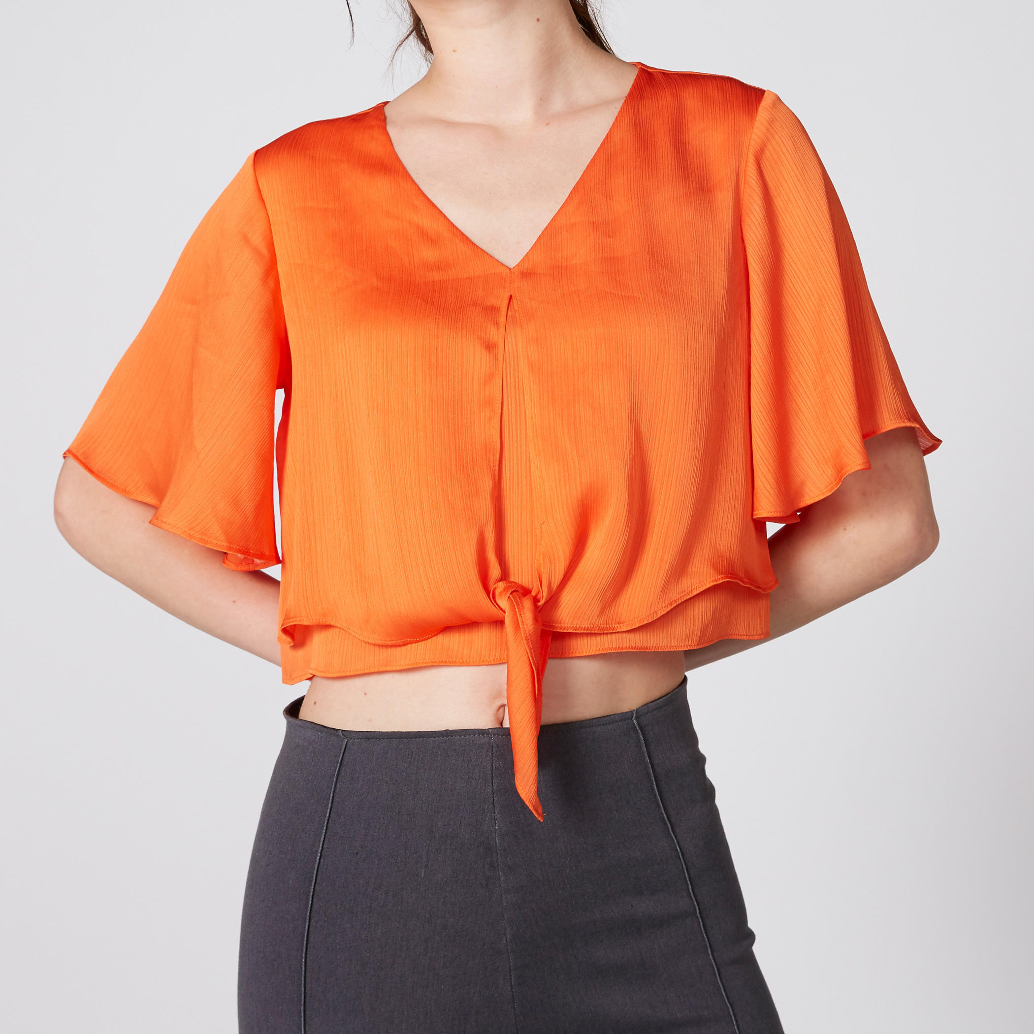 بلوزة قصيرة ياقة V وأكمام واسعة ورباط-women-clothing-shirtsandblouses-blouses-image-3