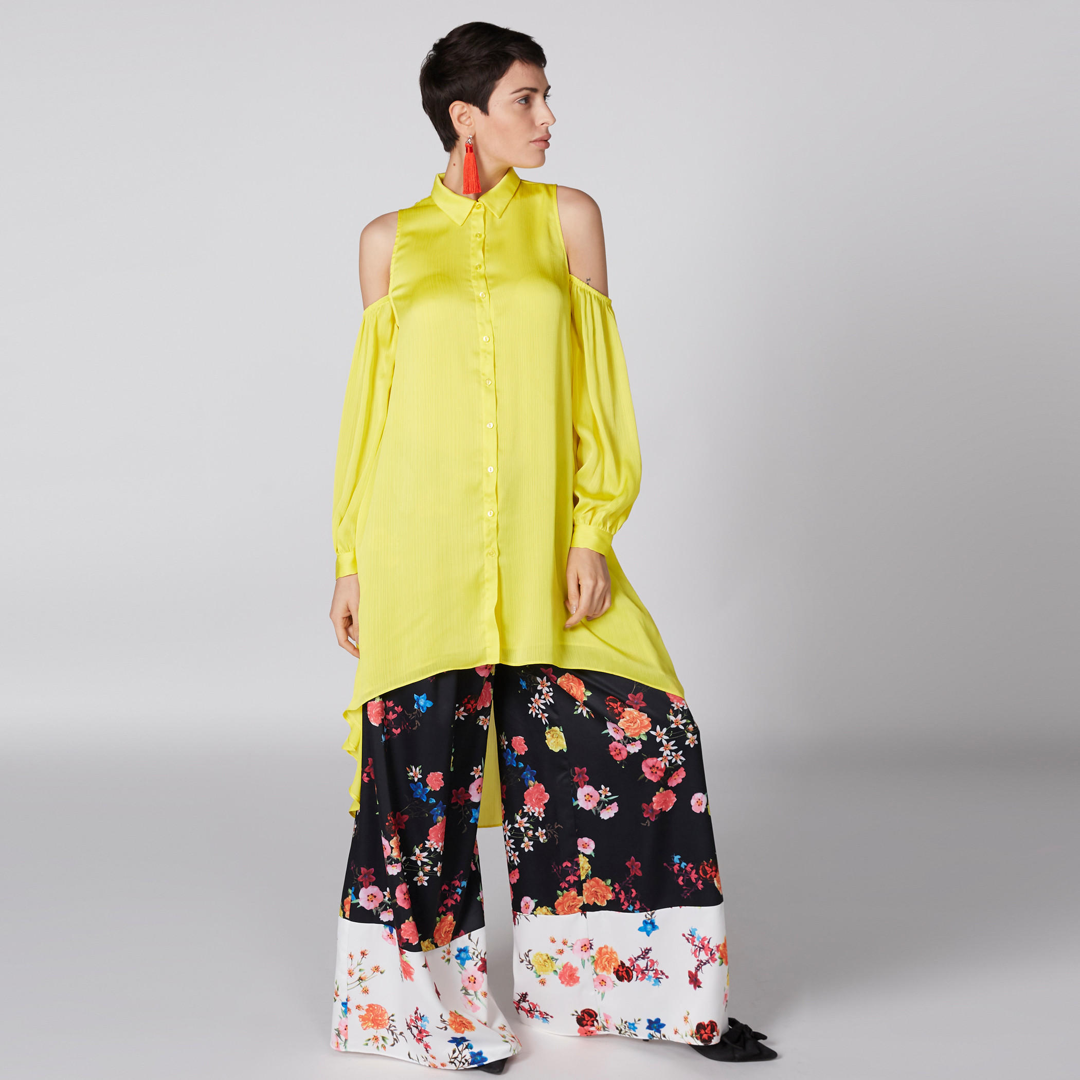 قميص مكشوف الأكتاف بحوّاف غير مستوية ووصلة أزرار كاملة-women-clothing-shirtsandblouses-shirts-image-4