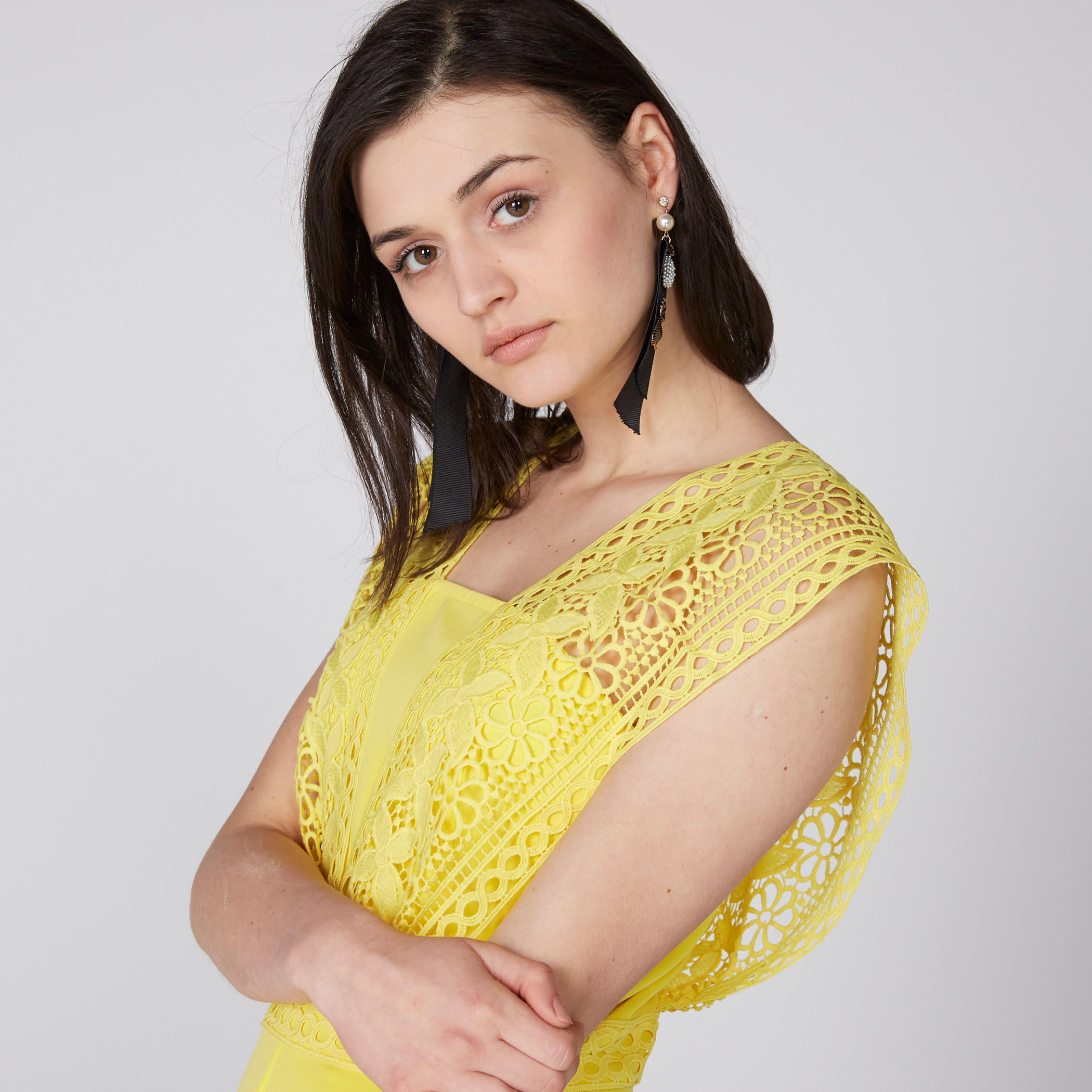 أفرول قصير بجيوب وتفاصيل دانتيل-women-clothing-dresses-image-2