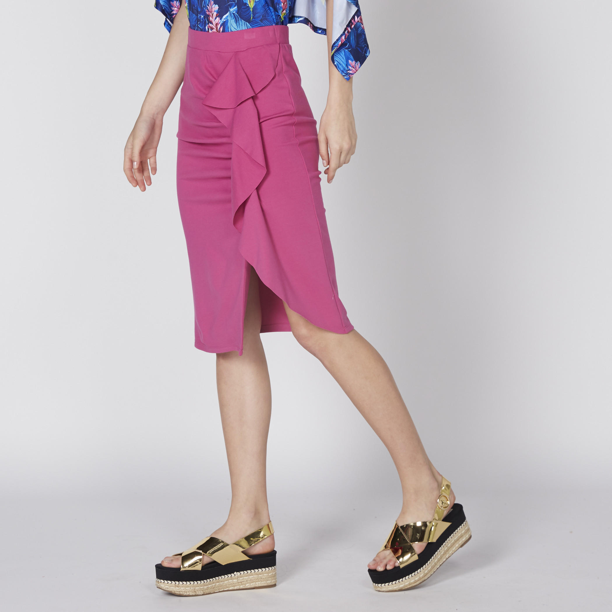 تنورة متوسطة الطول بخصر مطّاطي وتفاصيل كشكش-women-clothing-bottoms-skirts-image-4