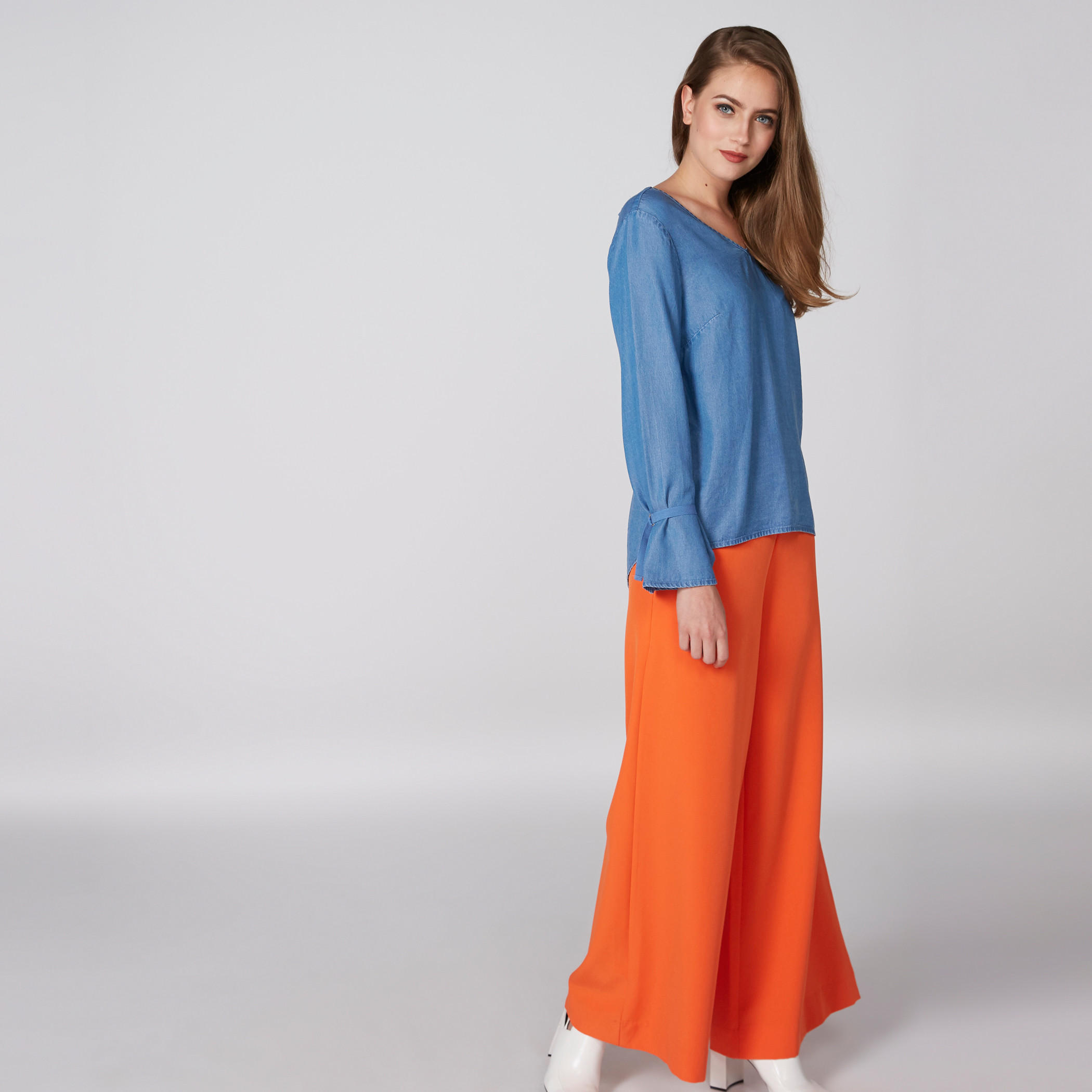 بنطال بالازو طويل بخصر مطّاطي وجيوب-women-clothing-bottoms-trousers-image-1