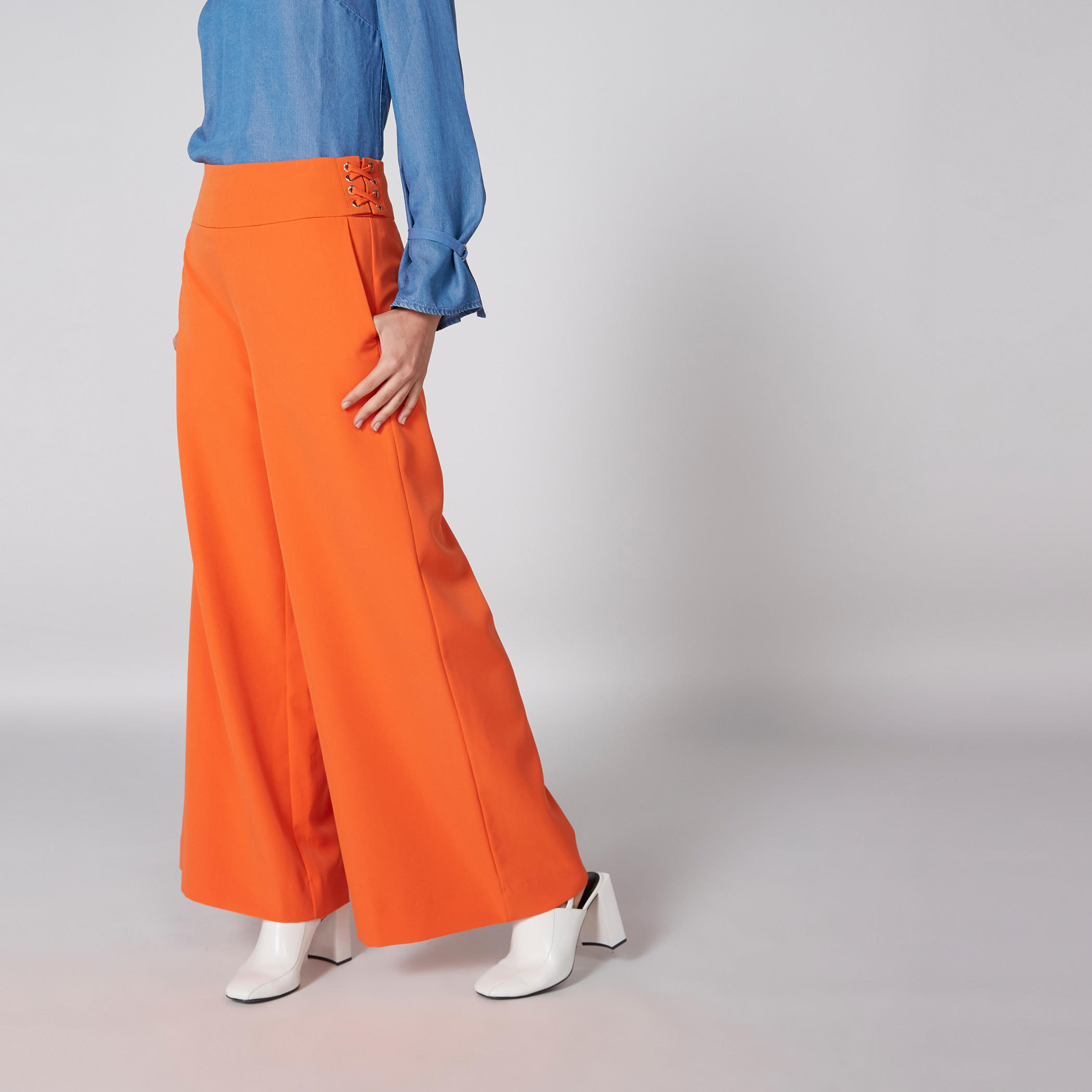 بنطال بالازو طويل بخصر مطّاطي وجيوب-women-clothing-bottoms-trousers-image-5