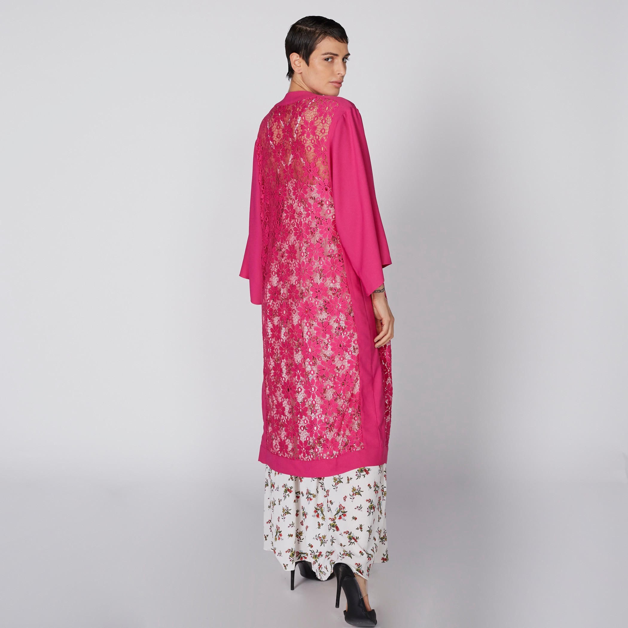 سترة طويلة بأكمام كيمونو وتفاصيل دانتيل-women-clothing-shirtsandblouses-blouses-image-4