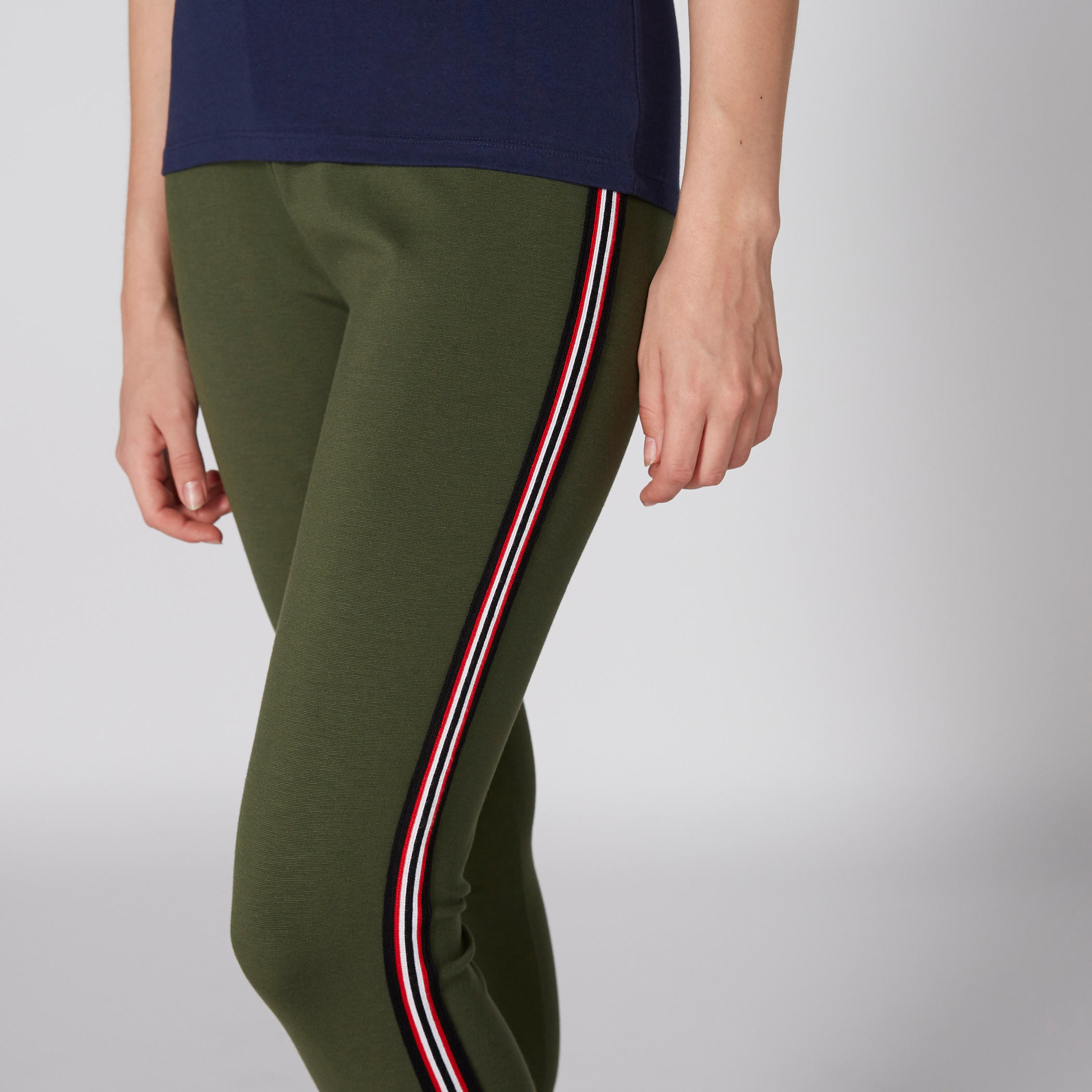 بنطال ليقنز بخصر مطّاطي-women-clothing-bottoms-leggings-image-4
