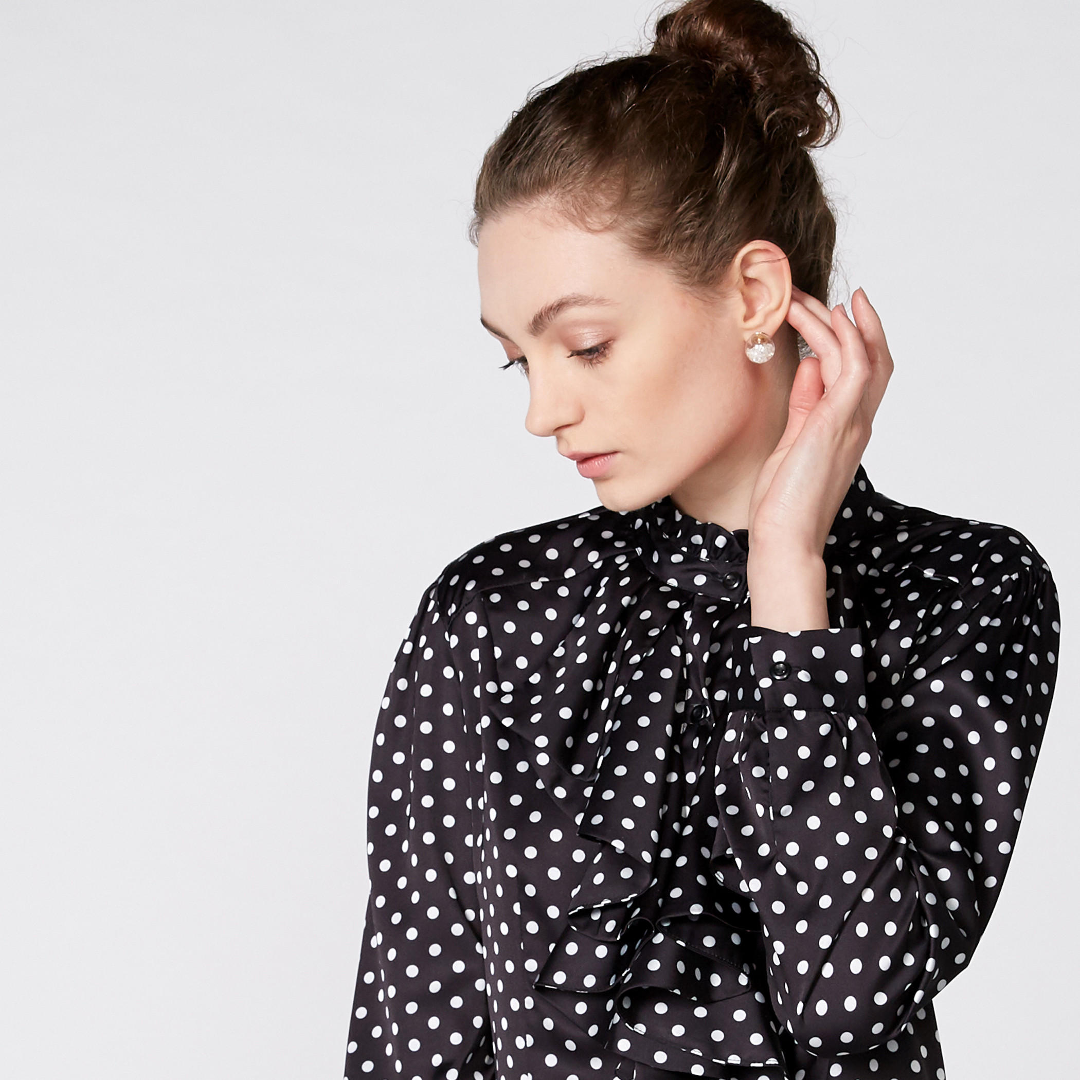 بلوزة بأكمام طويلة وتفاصيل كشكش مع طبعات منقطة-women-clothing-shirtsandblouses-blouses-image-3