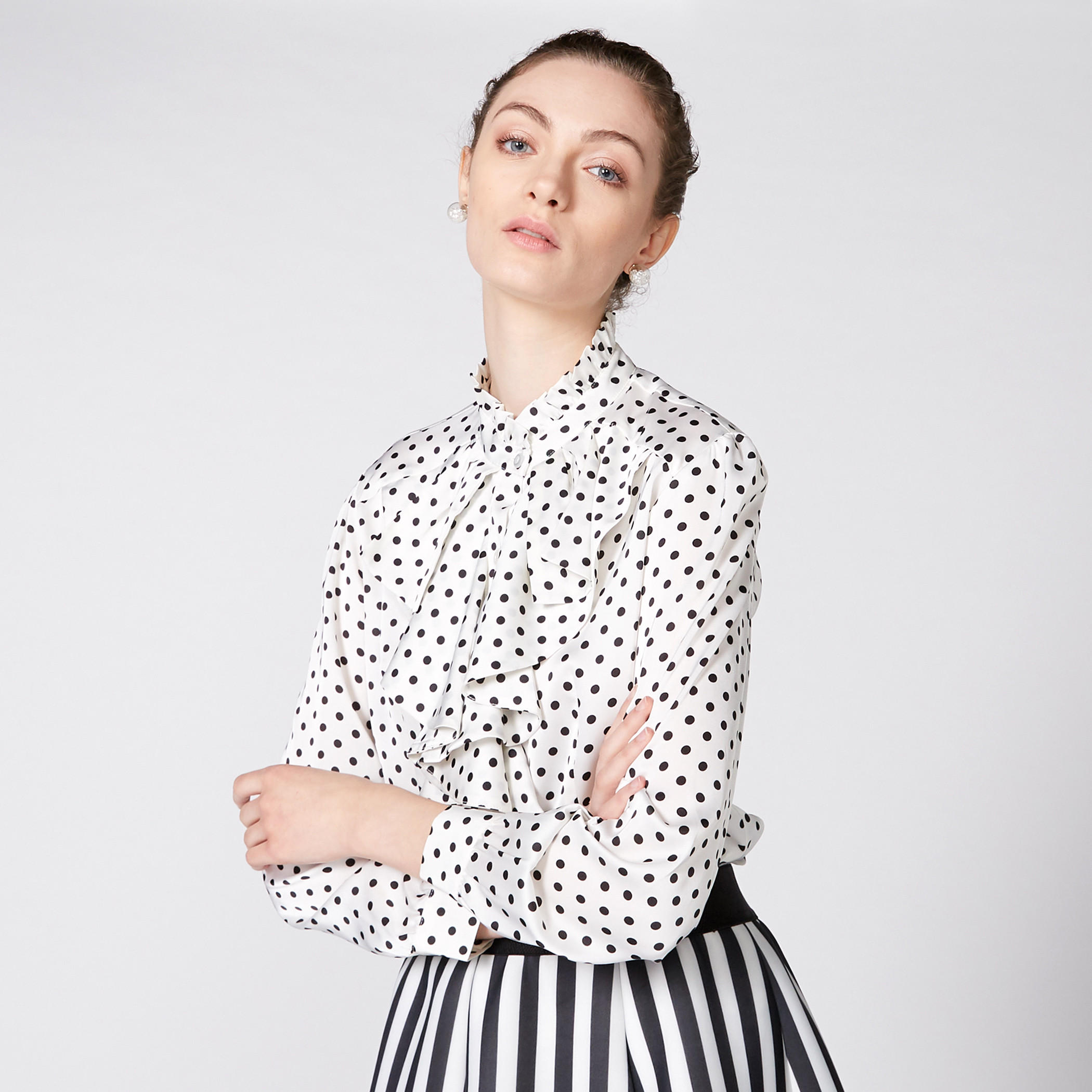 بلوزة بأكمام طويلة وتفاصيل كشكش مع طبعات منقطة-women-clothing-shirtsandblouses-blouses-image-2