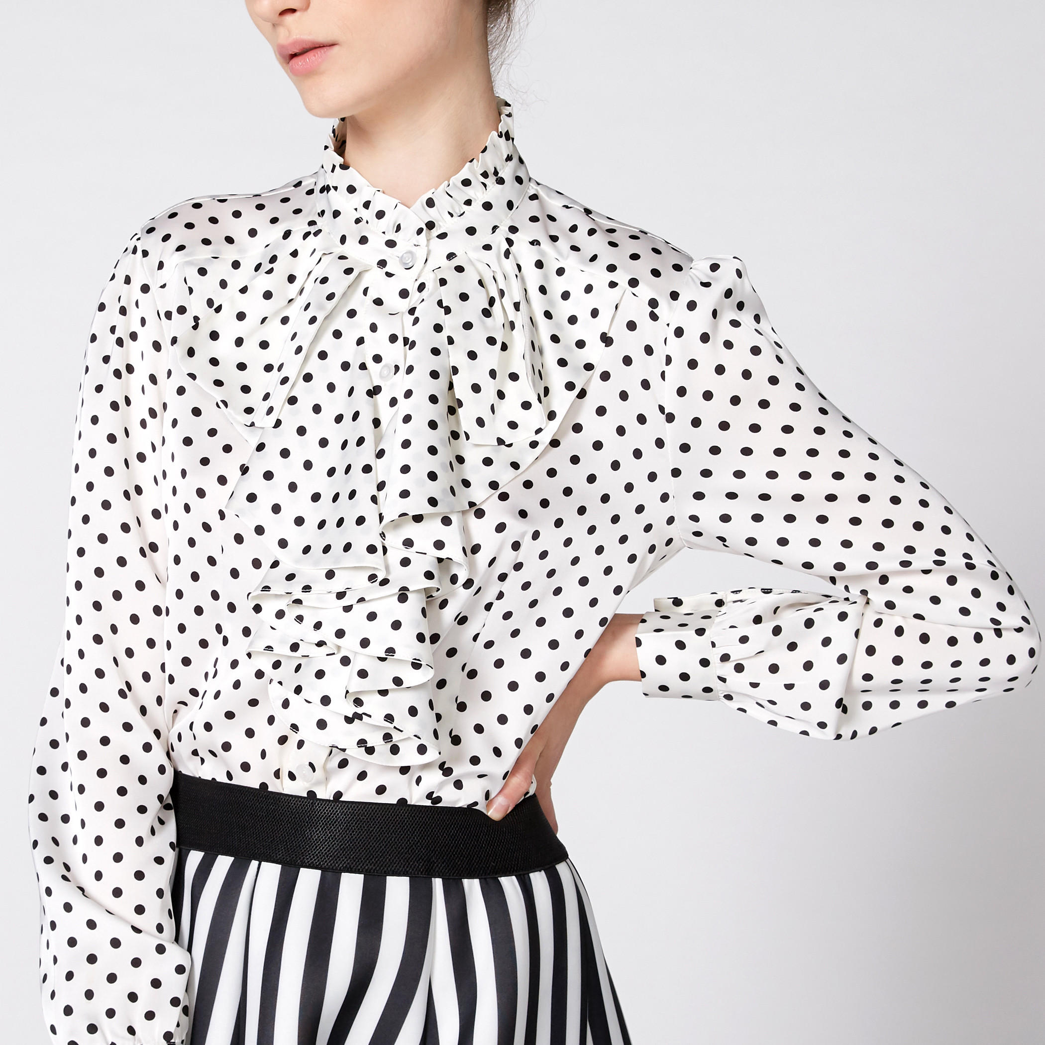 بلوزة بأكمام طويلة وتفاصيل كشكش مع طبعات منقطة-women-clothing-shirtsandblouses-blouses-image-3