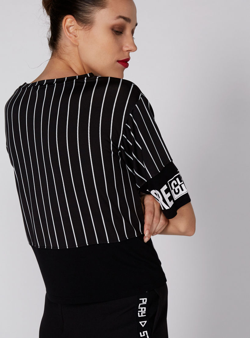 تيشيرت بياقة مستديرة وأكمام قصيرة وطبعات-women-clothing-tshirts-image-1