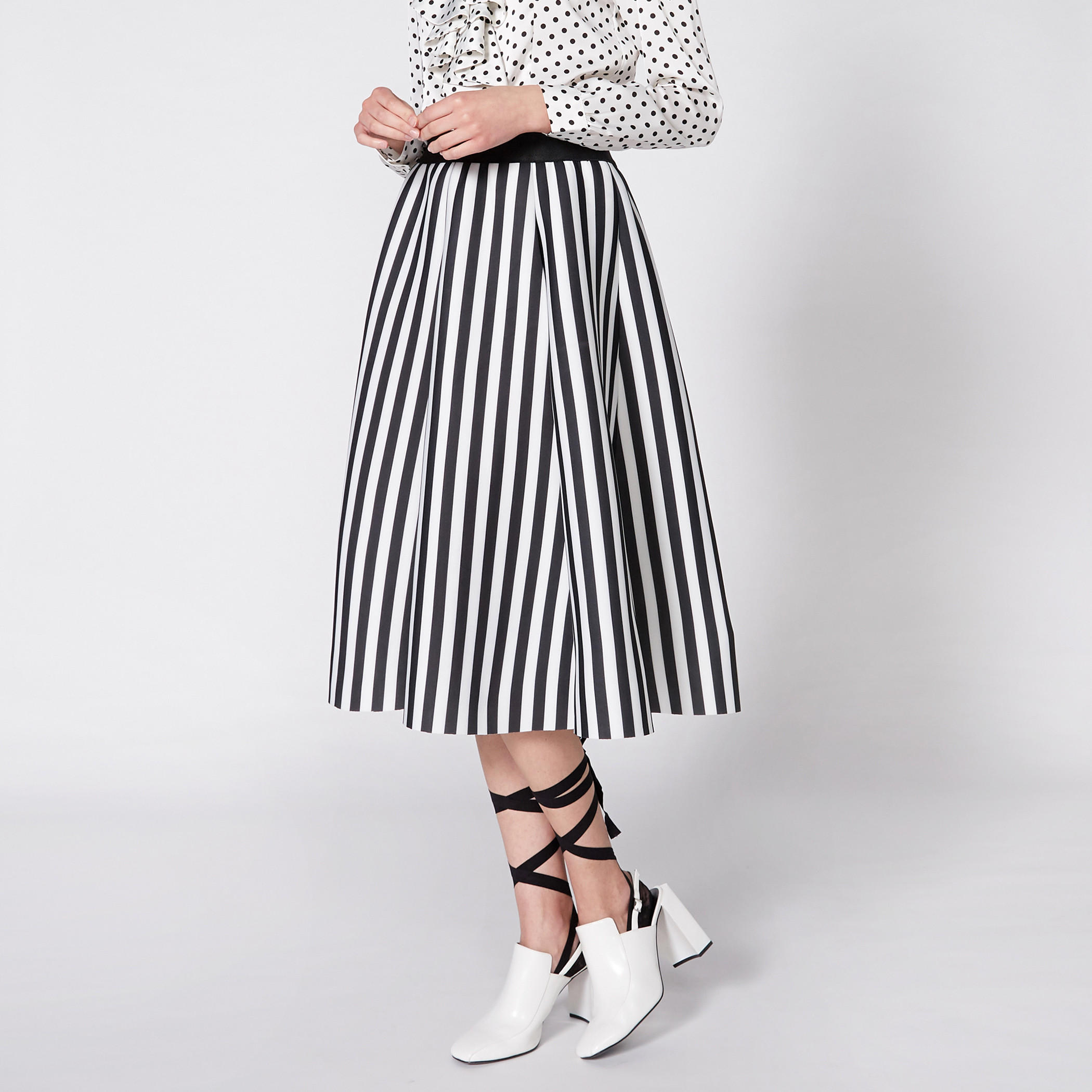 تنورة مقلّمة متوسطة الطول بخصر مطّاطي-women-clothing-bottoms-skirts-image-4