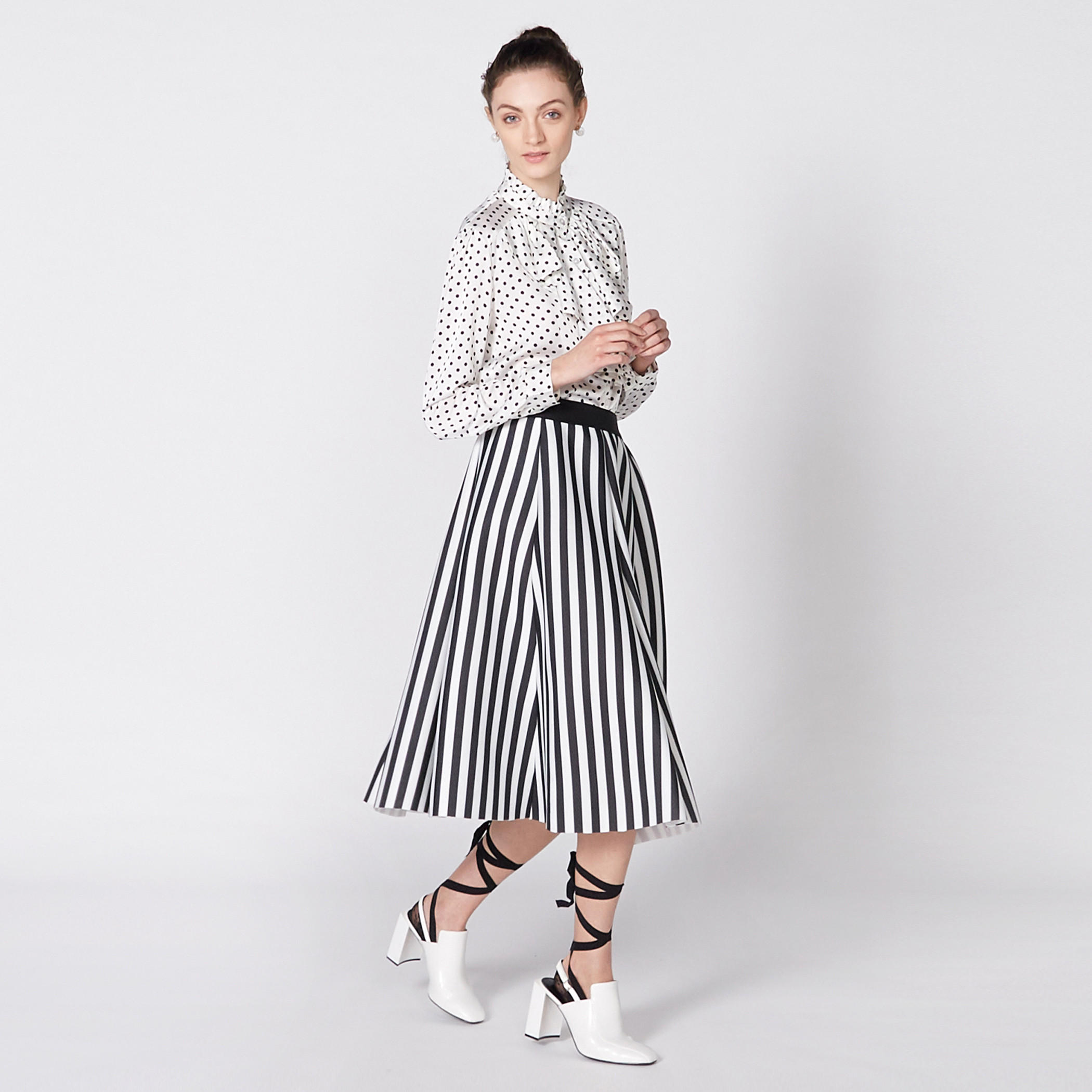 تنورة مقلّمة متوسطة الطول بخصر مطّاطي-women-clothing-bottoms-skirts-image-3
