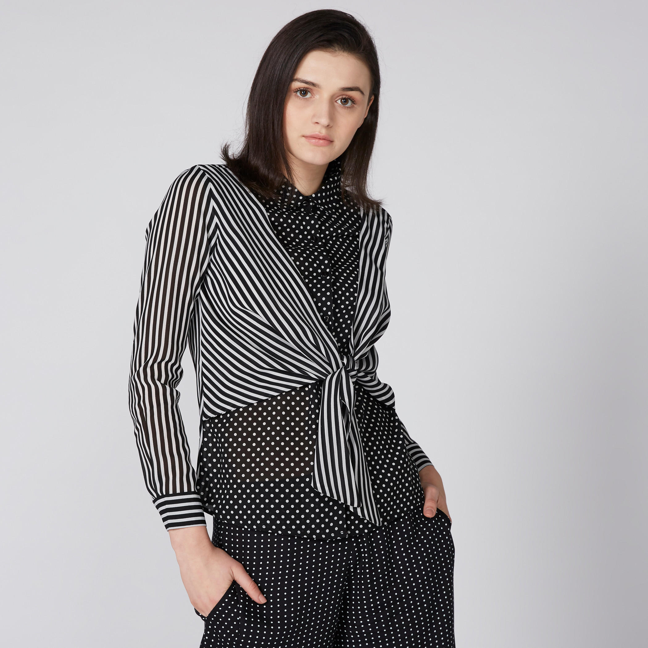 بلوزة منقطّة ومقلّمة بأكمام طويلة ورباط-women-clothing-shirtsandblouses-blouses-image-1