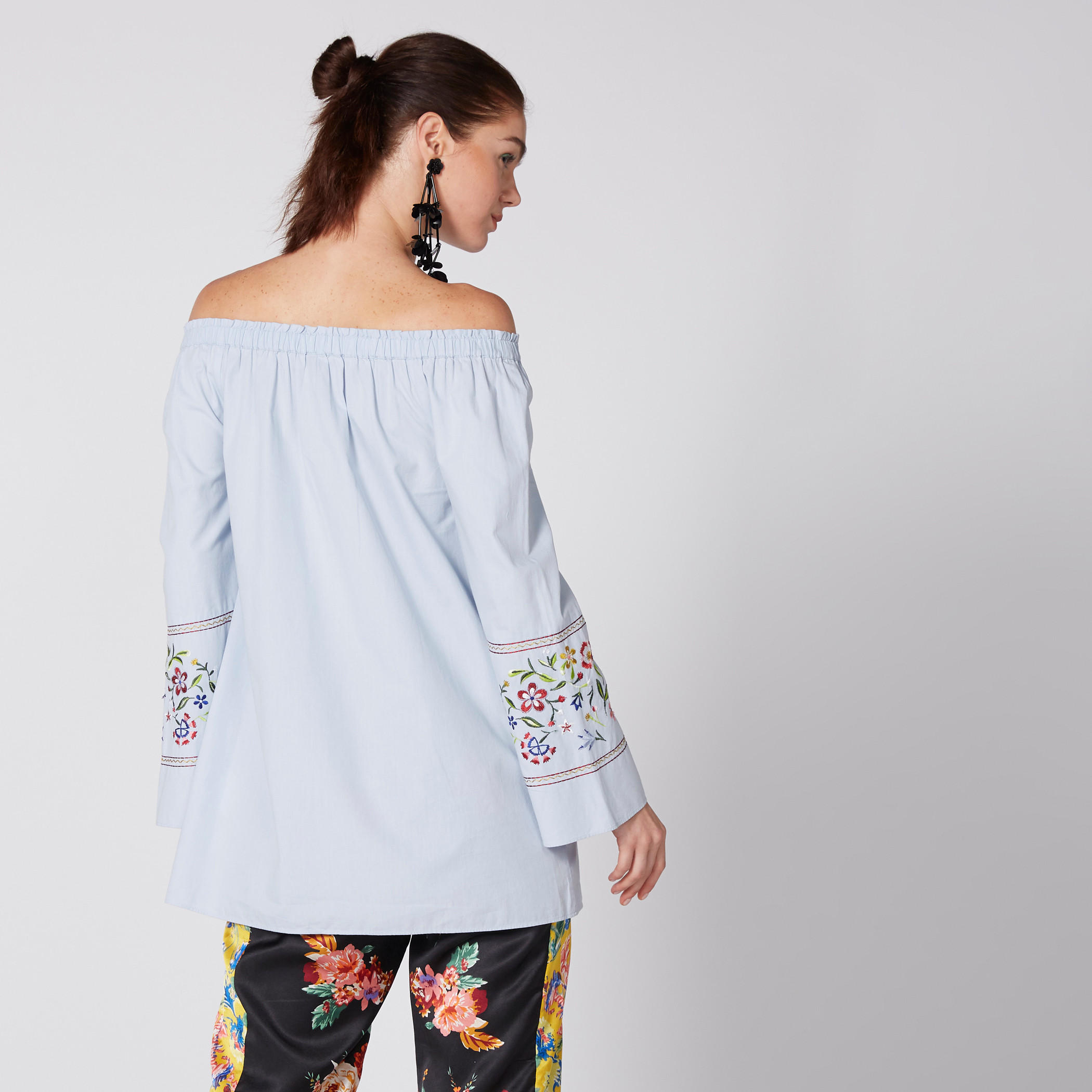 بلوزة مطرزة مكشوفة الكتفين بأكمام طويلة-women-clothing-shirtsandblouses-blouses-image-3