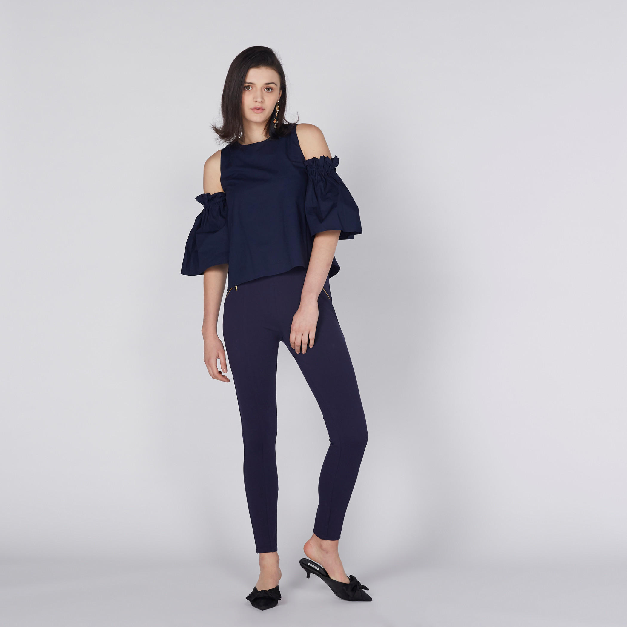 بنطال طويل بقصّة ضيّقة وخصر مطّاطي-women-clothing-bottoms-leggings-image-2