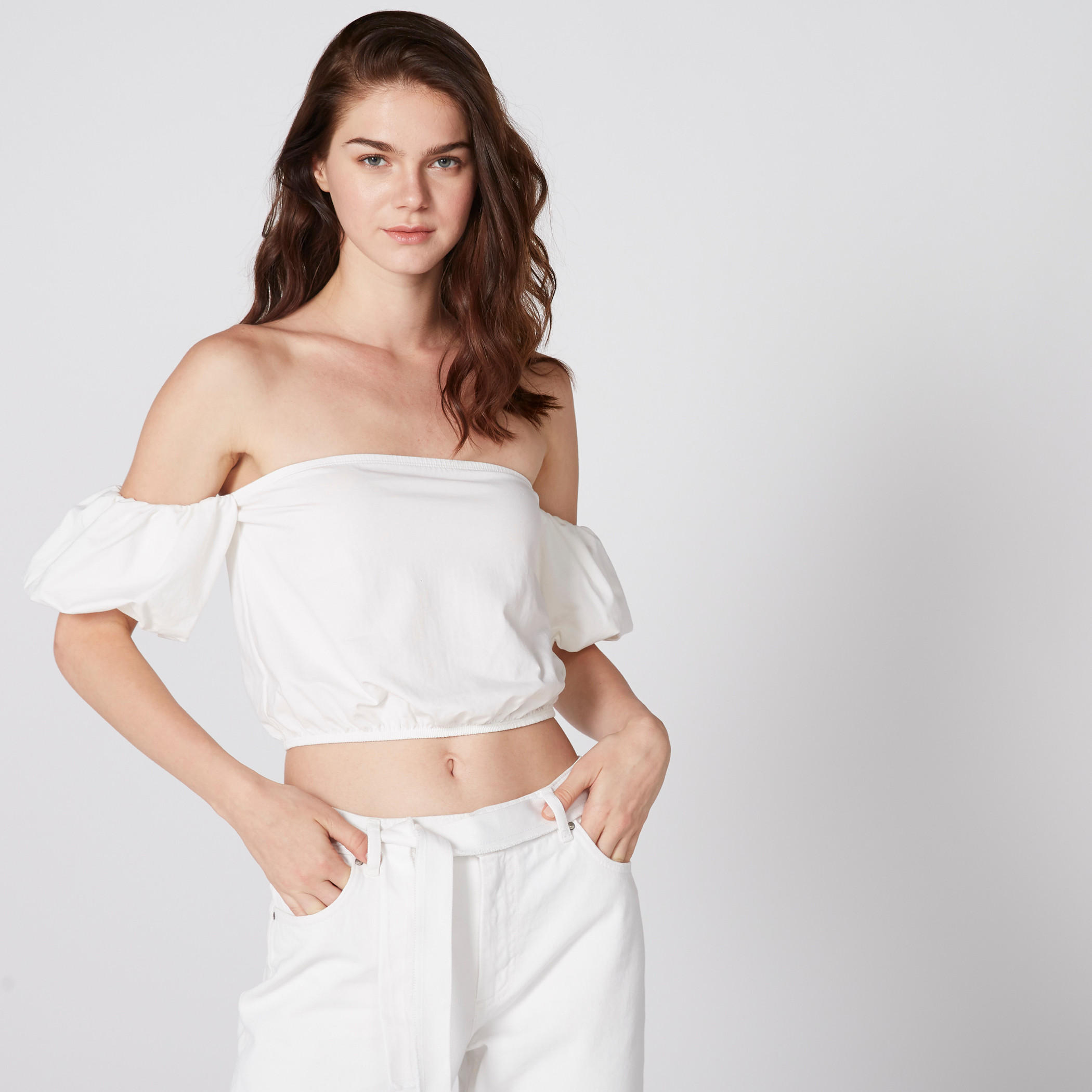 بلوزة قصيرة بأكتاف مكشوفة وأكمام قصيرة-women-clothing-shirtsandblouses-blouses-image-1