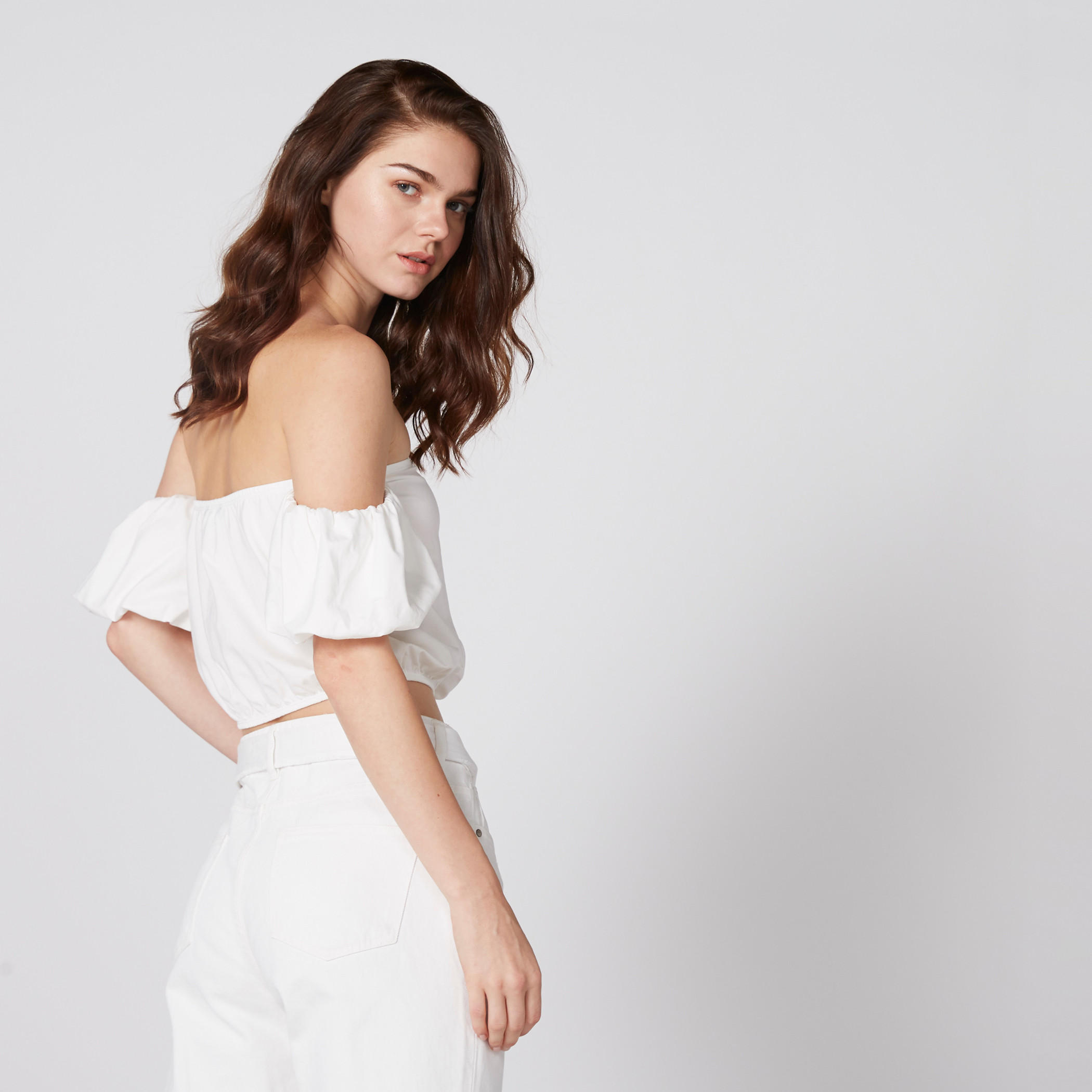 بلوزة قصيرة بأكتاف مكشوفة وأكمام قصيرة-women-clothing-shirtsandblouses-blouses-image-3