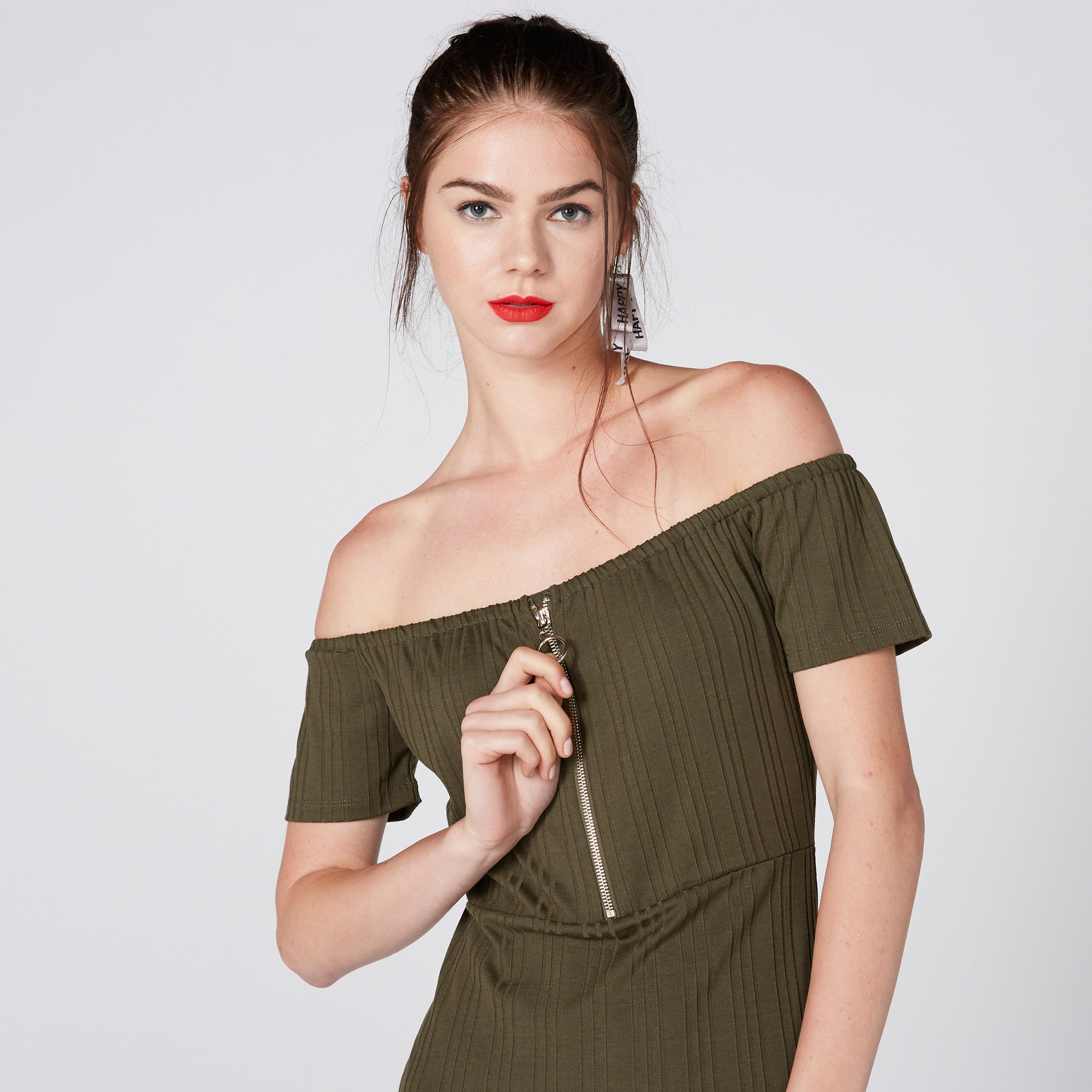فستان مضلّع متوسط الطول بأكتاف مكشوفة وسحّاب إغلاق-women-clothing-dresses-image-2