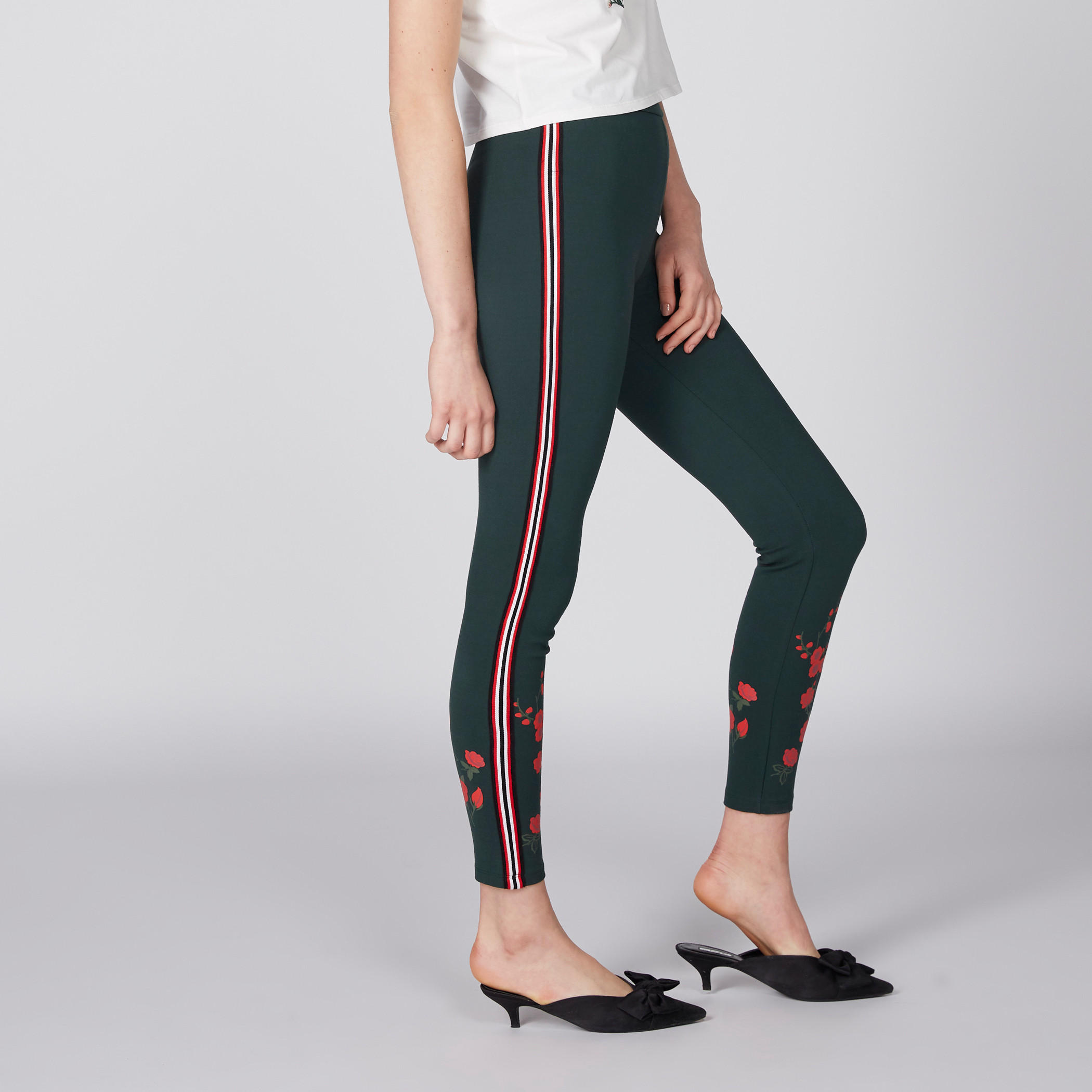 بنطال ليقنز طويل بخصر مطّاطي وطبعات-women-clothing-bottoms-leggings-image-4
