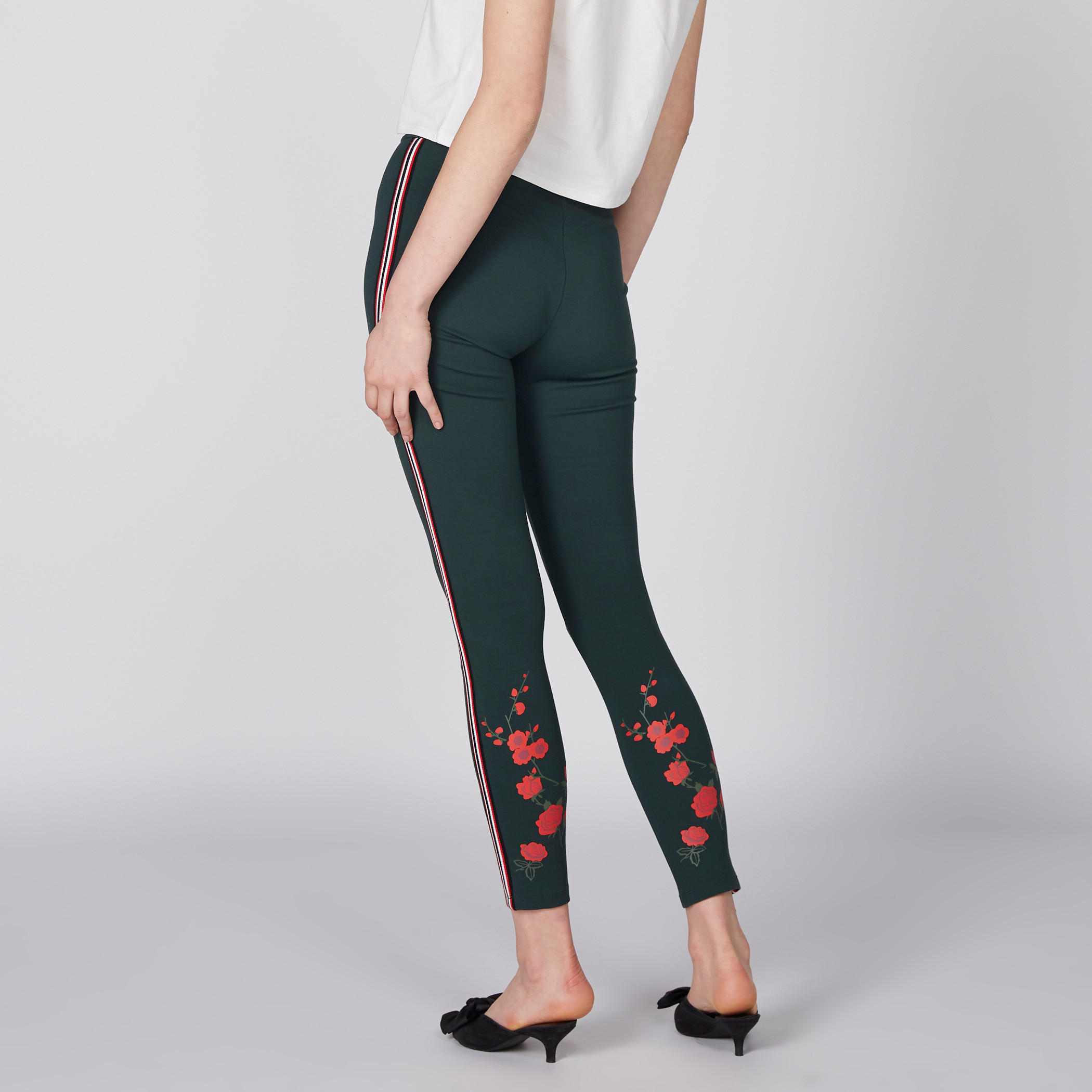 بنطال ليقنز طويل بخصر مطّاطي وطبعات-women-clothing-bottoms-leggings-image-5