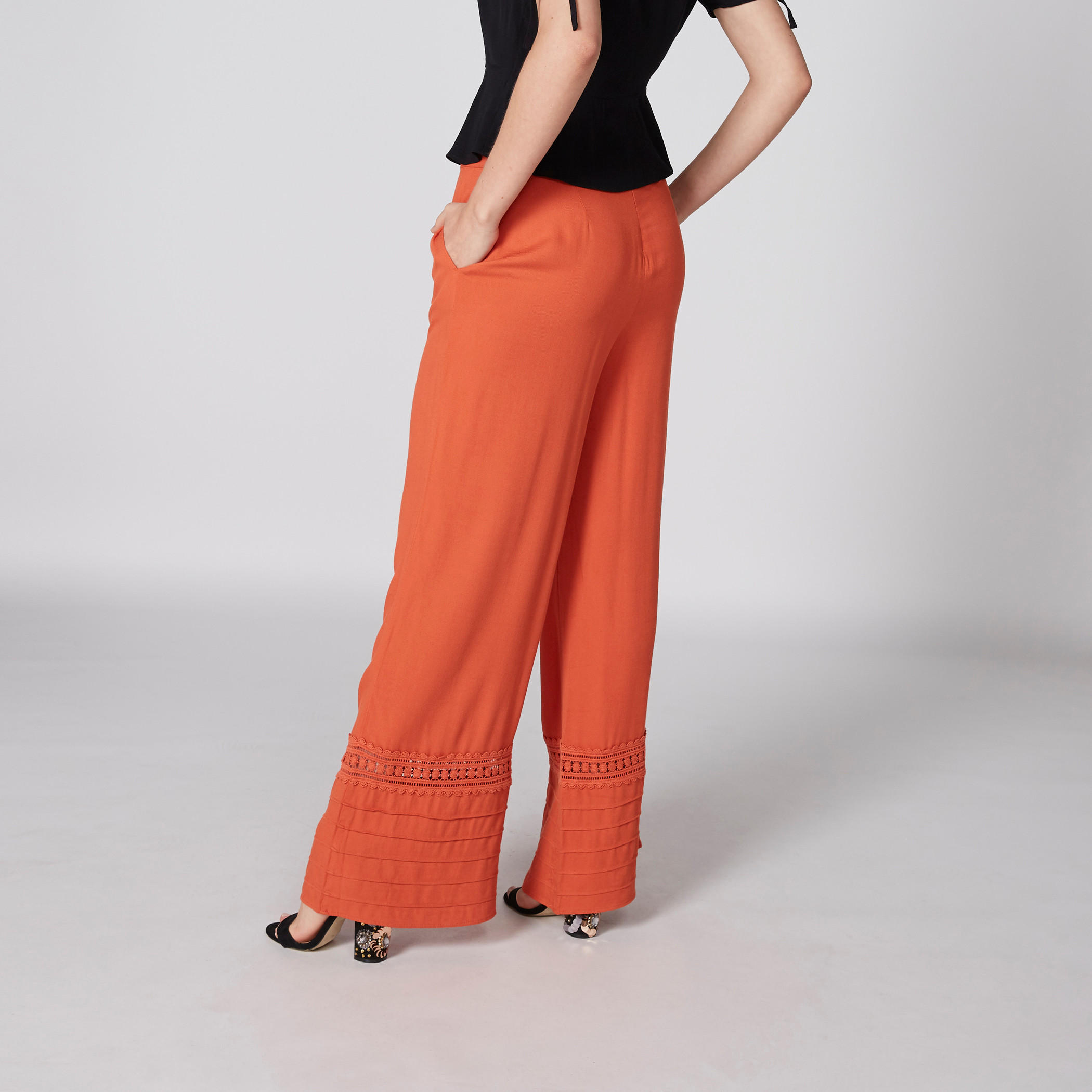 بنطال بالازو طويل بخصر مطّاطي وتفاصيل دانتيل-women-clothing-bottoms-trousers-image-2