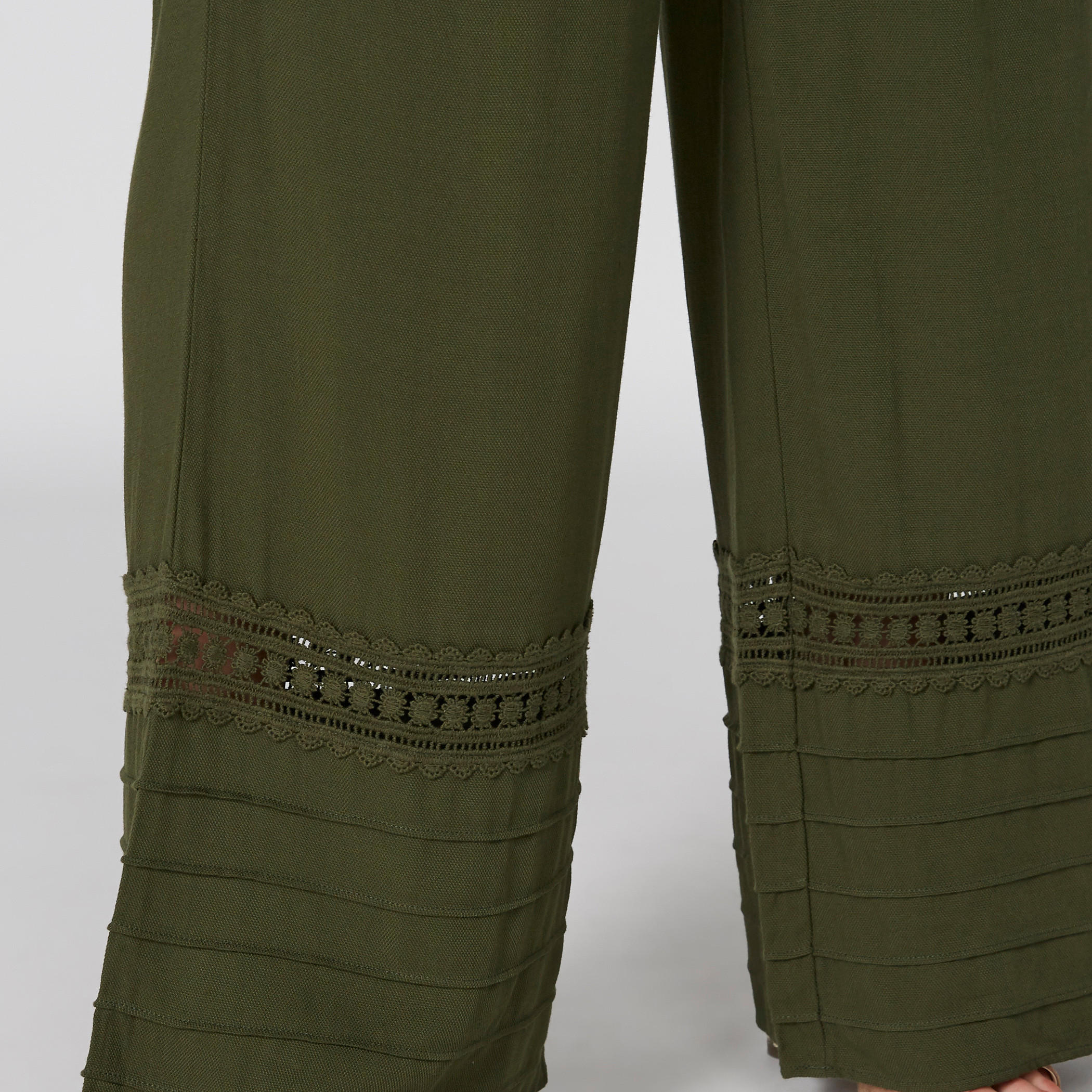 بنطال بالازو طويل بخصر مطّاطي وتفاصيل دانتيل-women-clothing-bottoms-trousers-image-5