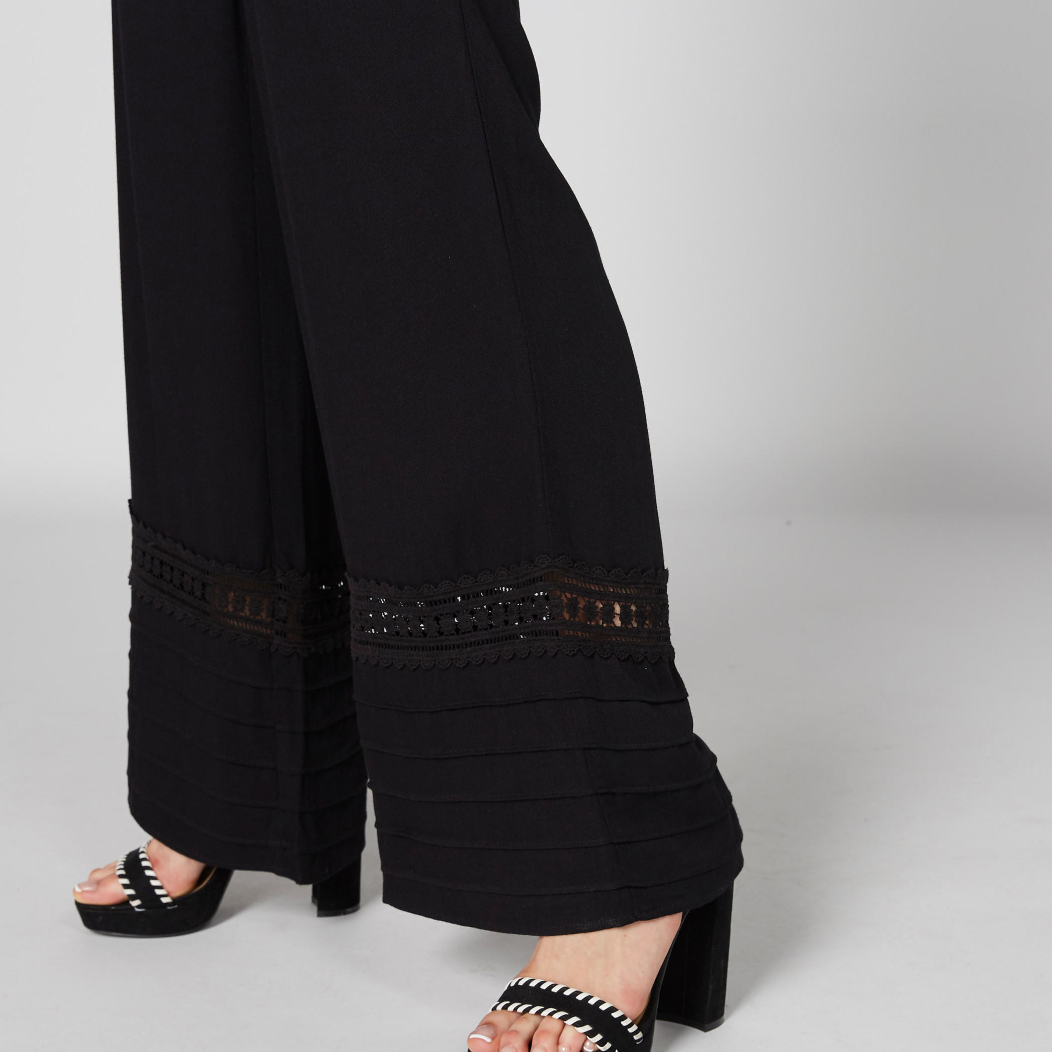 بنطال بالازو طويل بخصر مطّاطي وتفاصيل دانتيل-women-clothing-bottoms-trousers-image-5