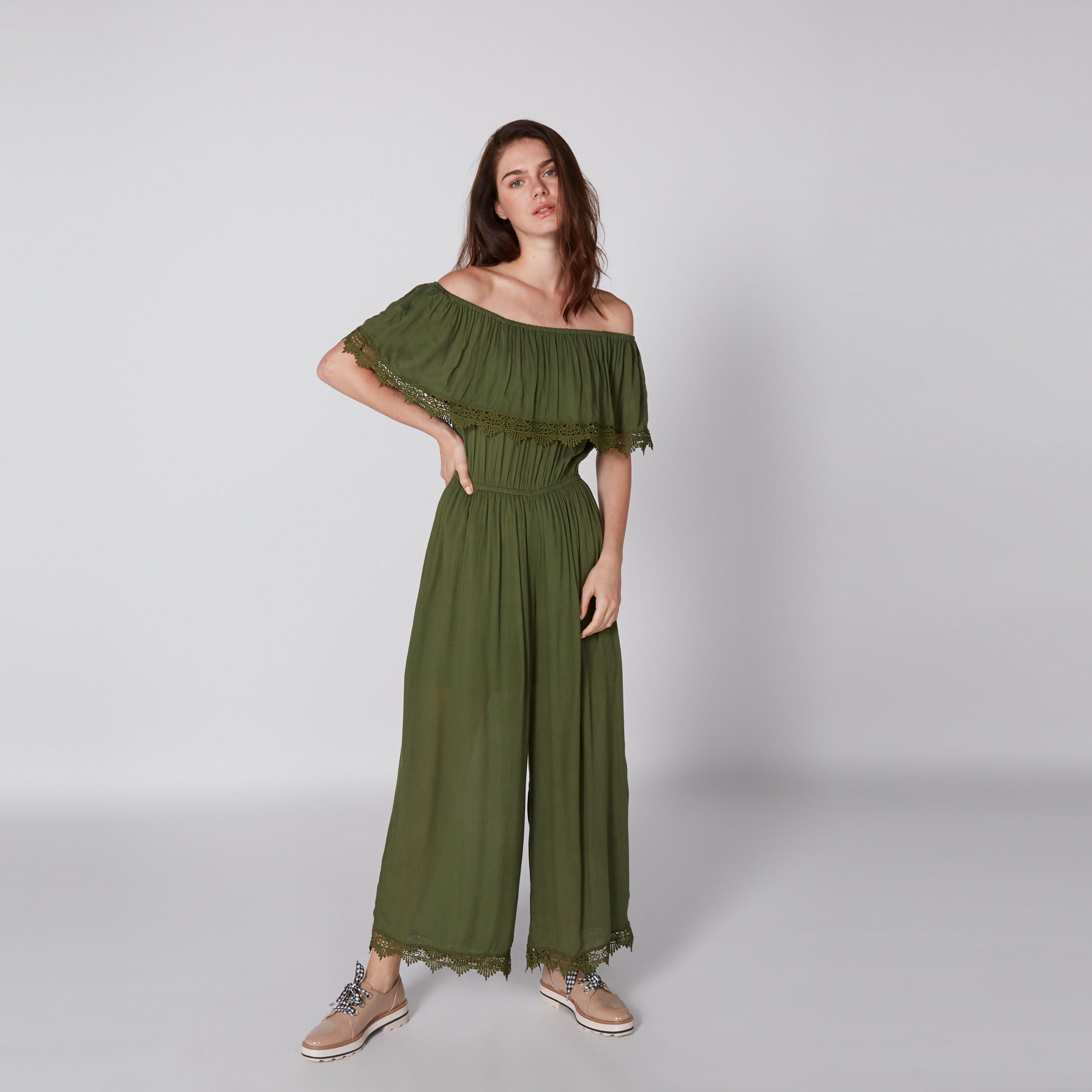 أفرول مكشوف الأكتاف بتفاصيل دانتيل-women-clothing-jumpsuits-image-1