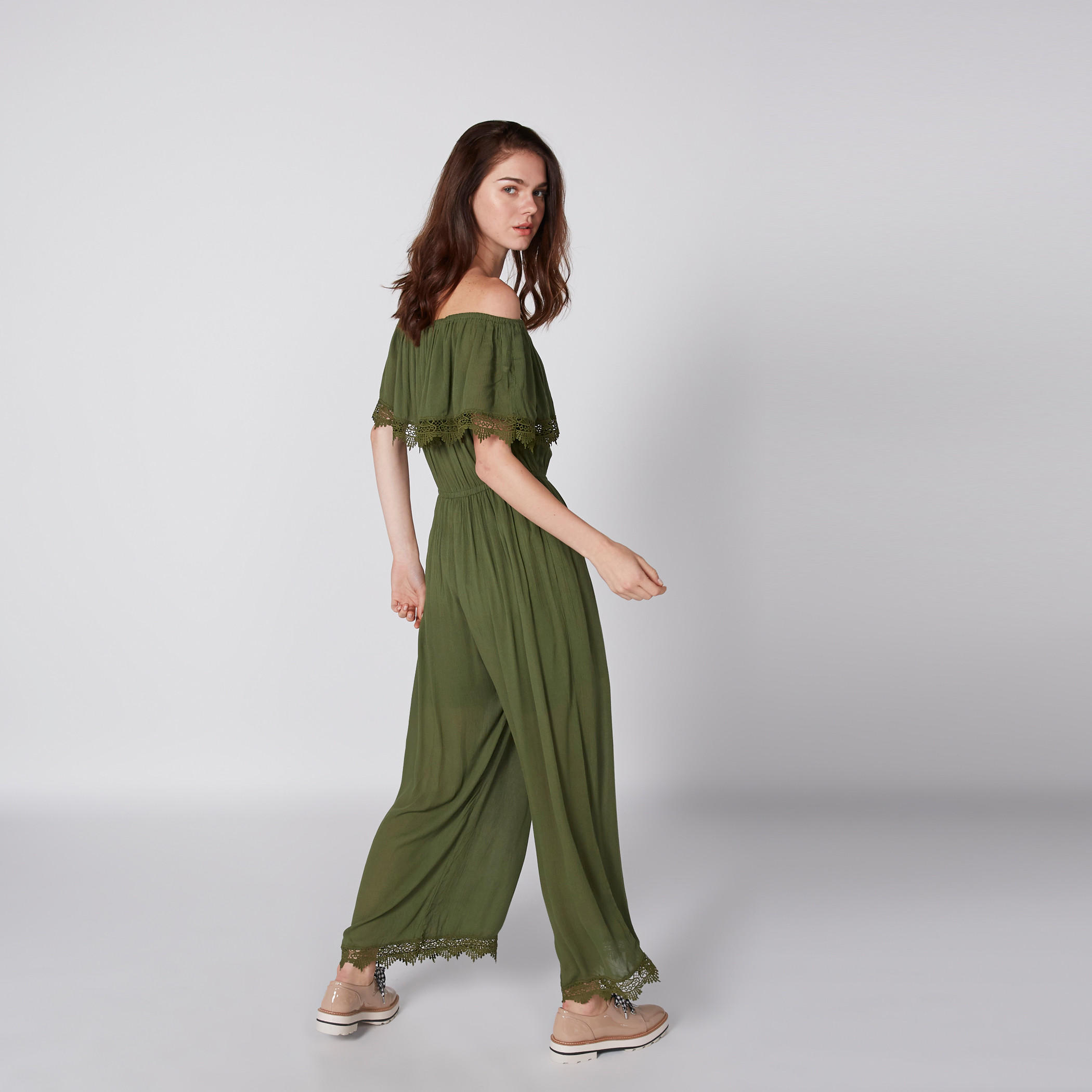 أفرول مكشوف الأكتاف بتفاصيل دانتيل-women-clothing-jumpsuits-image-3