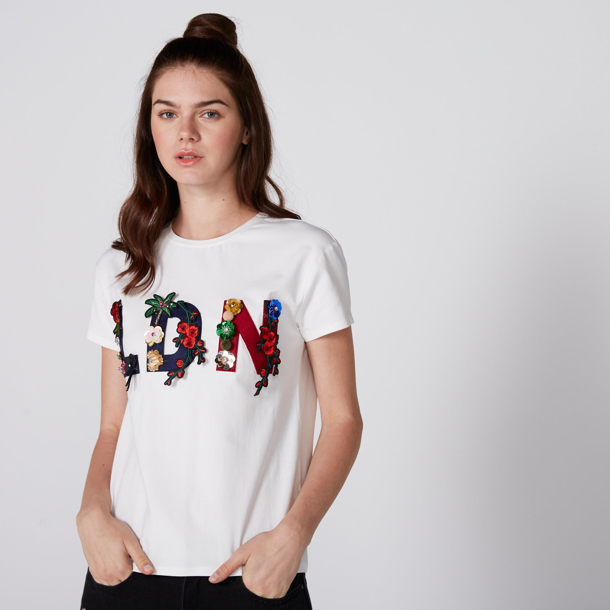 تيشيرت بياقة مستديرة وأكمام قصيرة وطبعات-women-clothing-shirtsandblouses-shirts-image-2