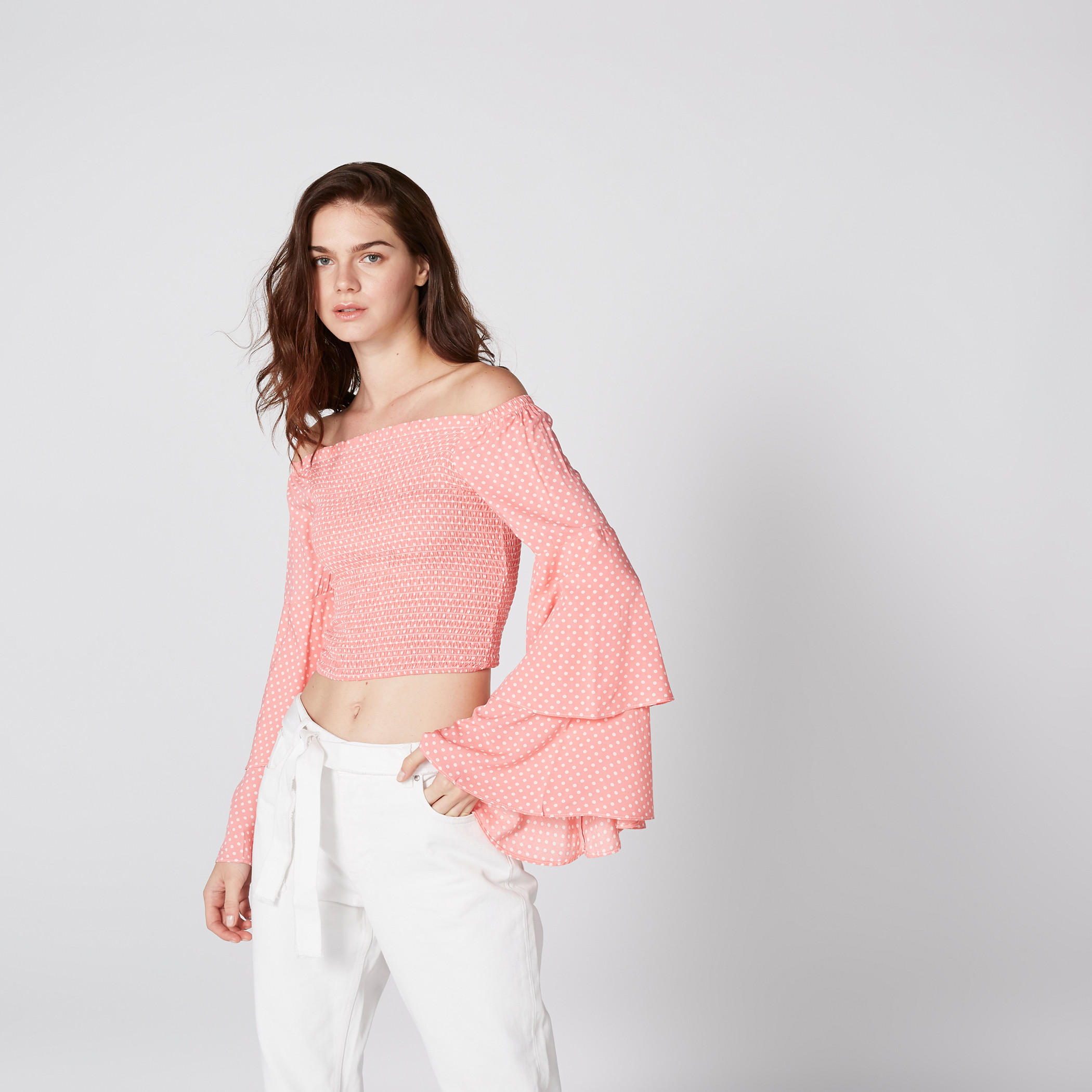 بلوزة قصيرة مكشوفة الأكتاف بأكمام طبقات واسعة وطبعات-women-clothing-shirtsandblouses-blouses-image-1