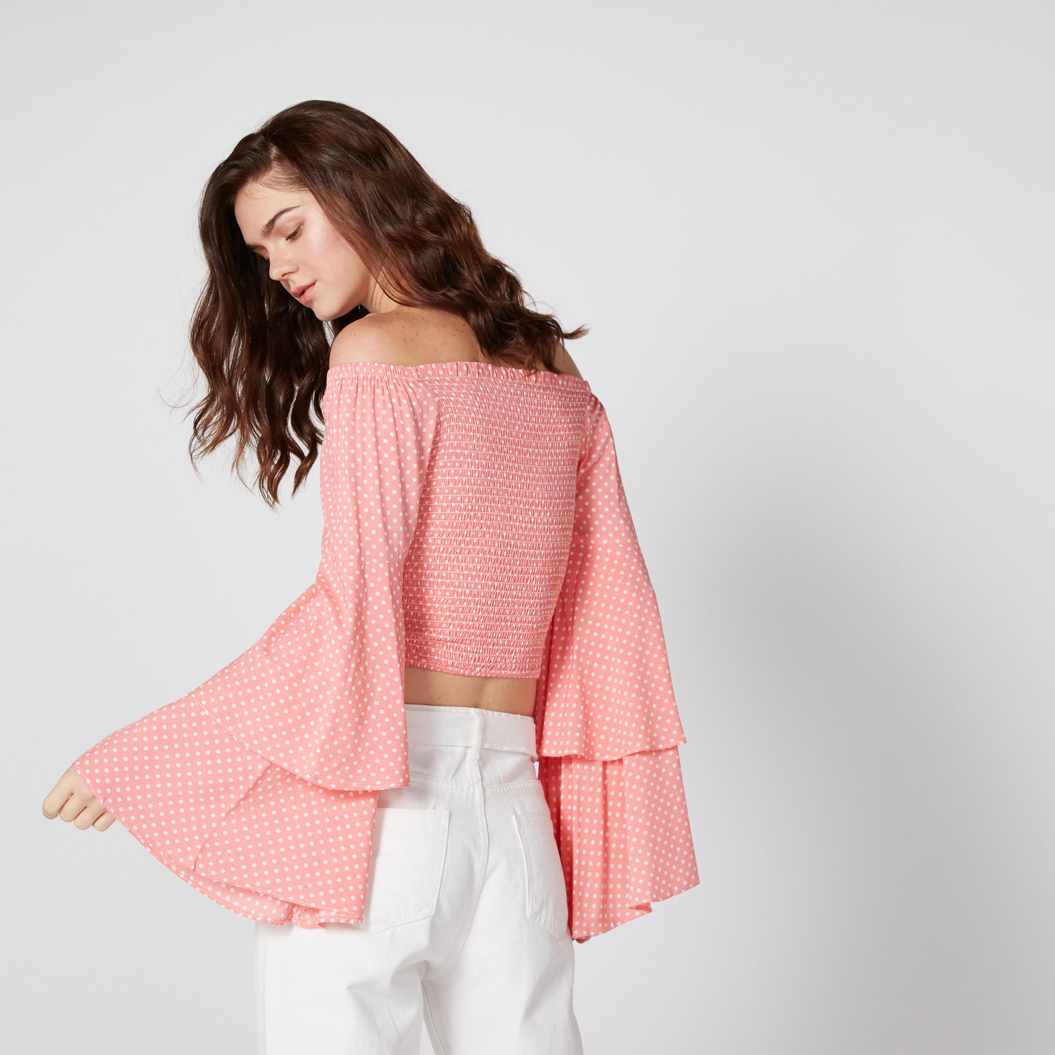 بلوزة قصيرة مكشوفة الأكتاف بأكمام طبقات واسعة وطبعات-women-clothing-shirtsandblouses-blouses-image-5