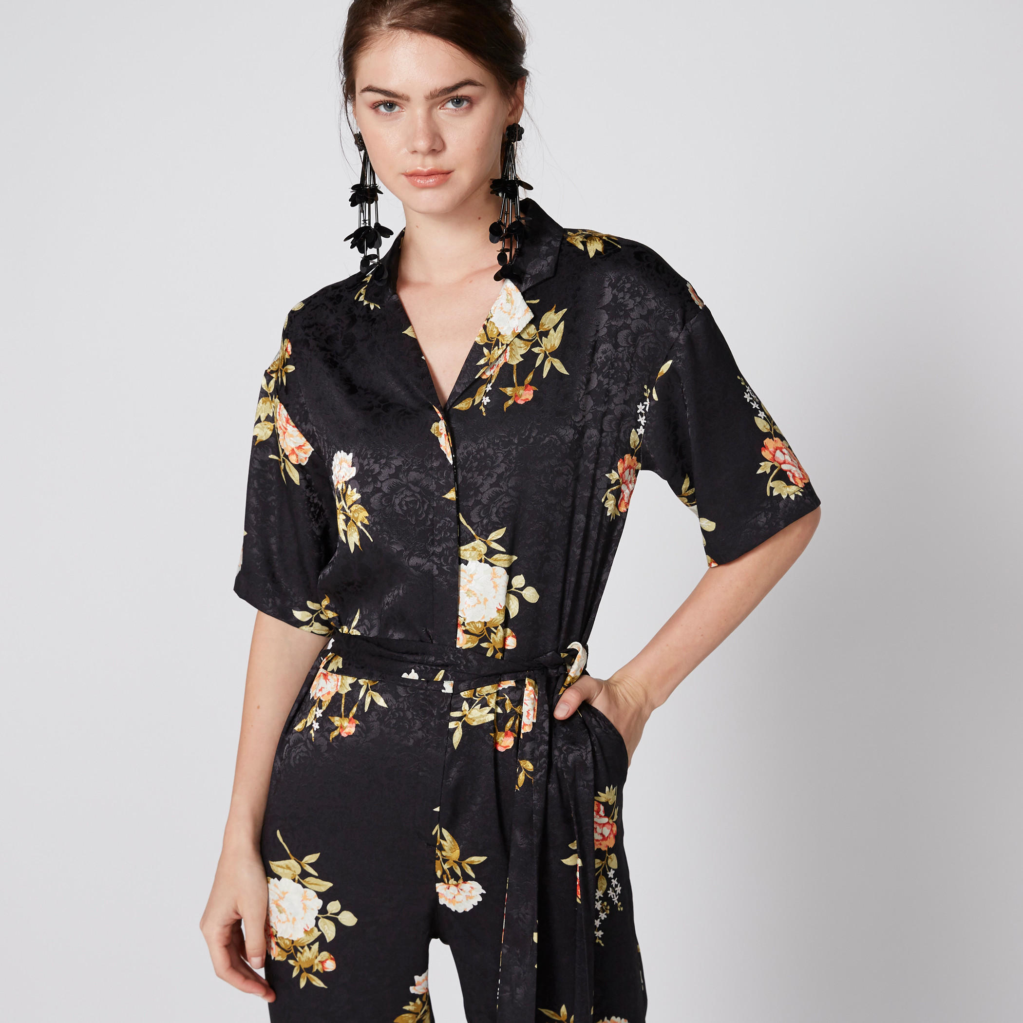 أفرول بطبعات وأكمام قصيرة وجيوب-women-clothing-jumpsuits-image-1