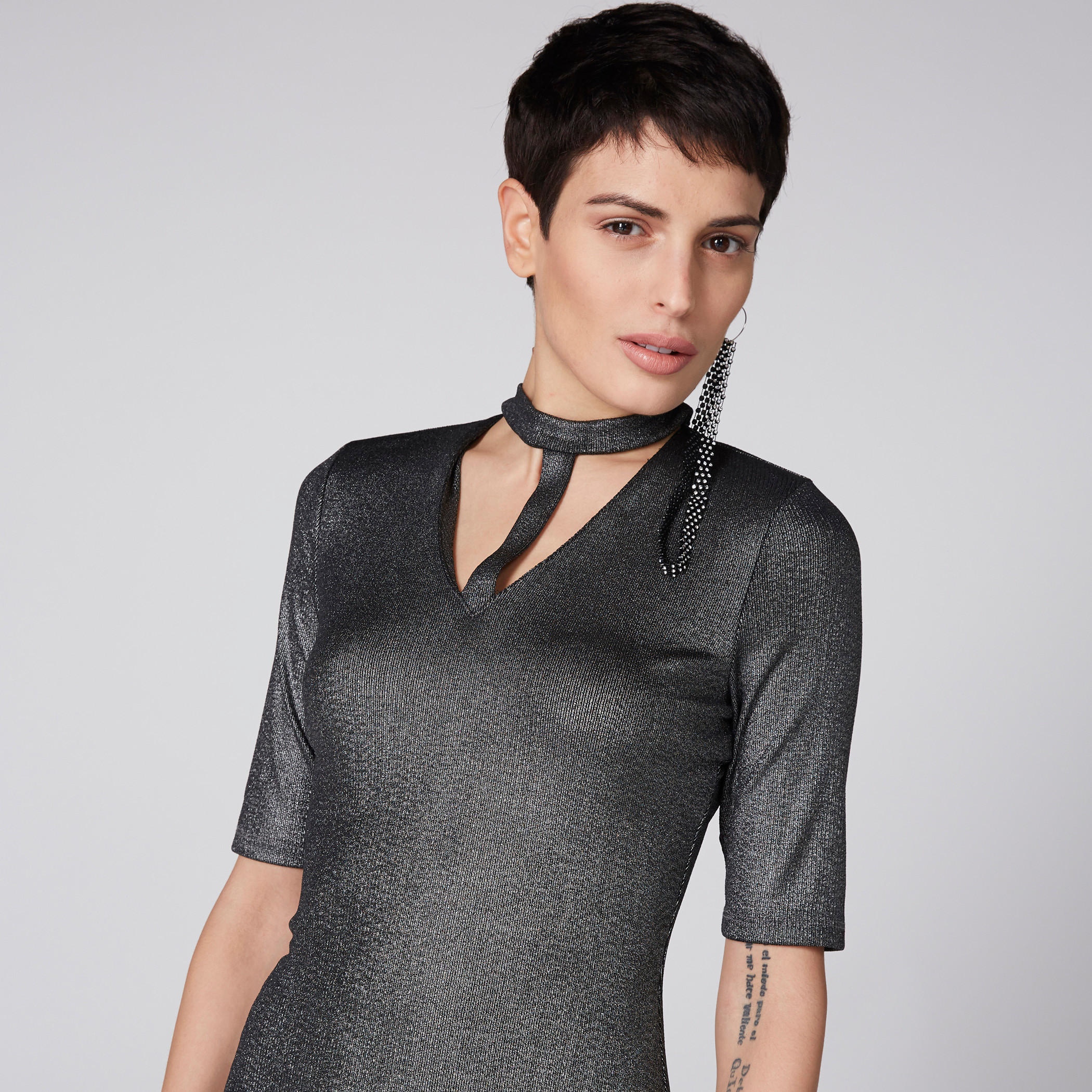 فستان متوسط الطول بارز الملمس بأكمام قصيرة وياقة طوق-women-clothing-dresses-image-2
