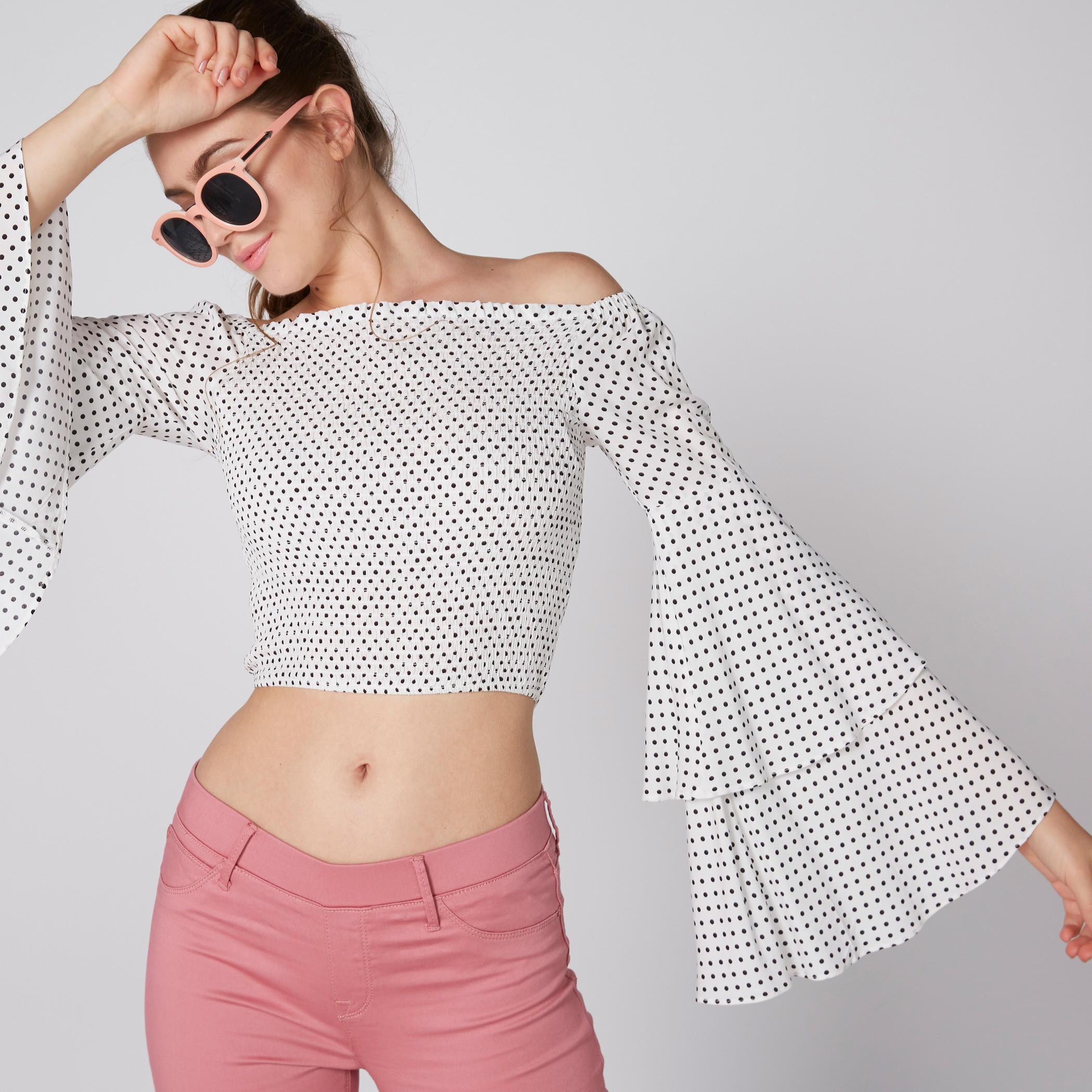 بلوزة قصيرة مكشوفة الأكتاف بأكمام عريضة وطبعات-women-clothing-shirtsandblouses-blouses-image-1