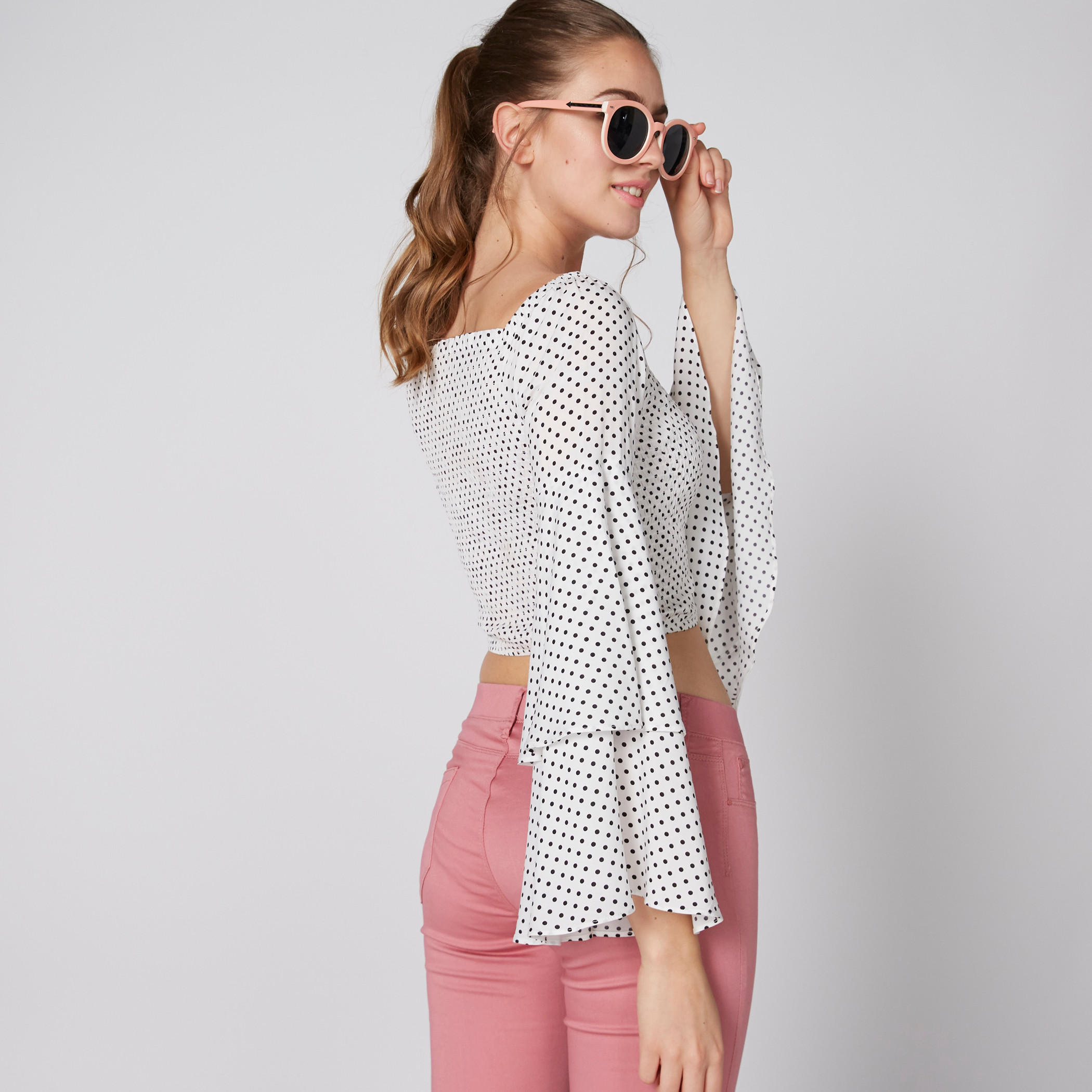 بلوزة قصيرة مكشوفة الأكتاف بأكمام عريضة وطبعات-women-clothing-shirtsandblouses-blouses-image-2