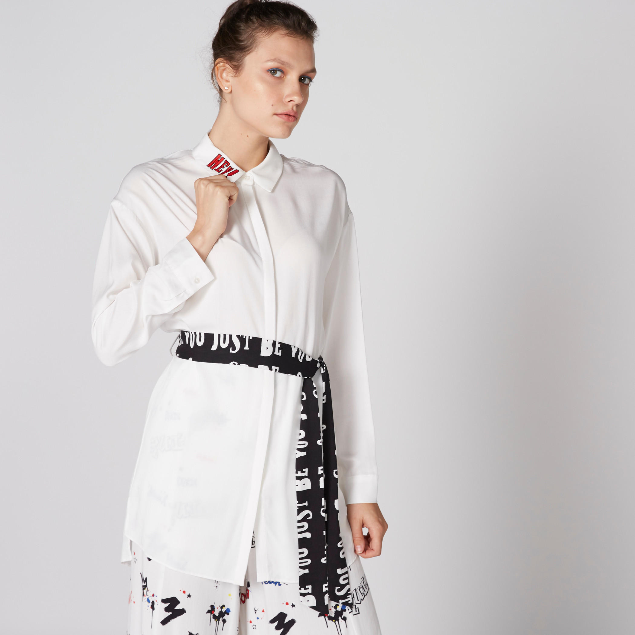قميص طويل بأزرار غير مرئية ورباط-women-clothing-shirtsandblouses-shirts-image-1