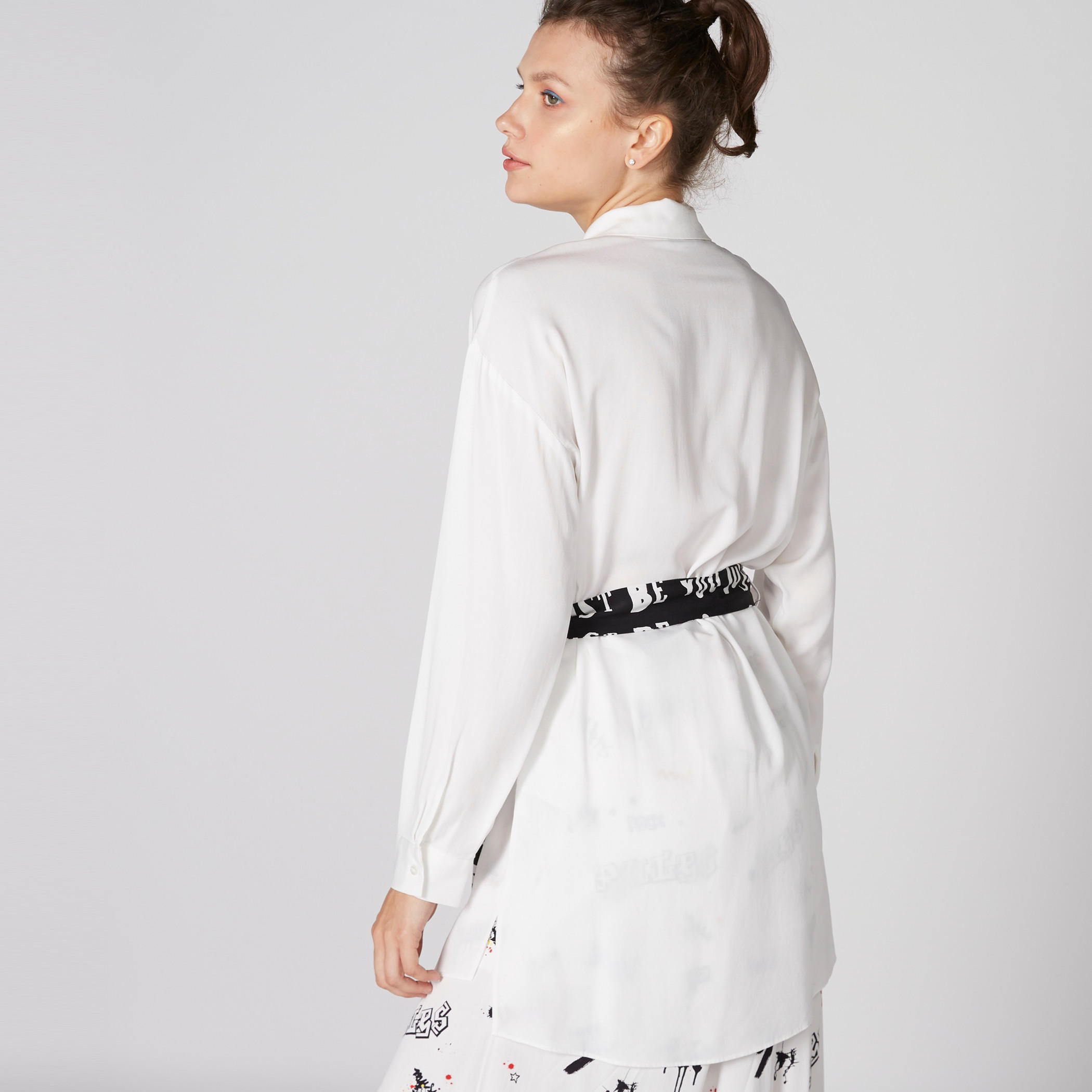قميص طويل بأزرار غير مرئية ورباط-women-clothing-shirtsandblouses-shirts-image-2