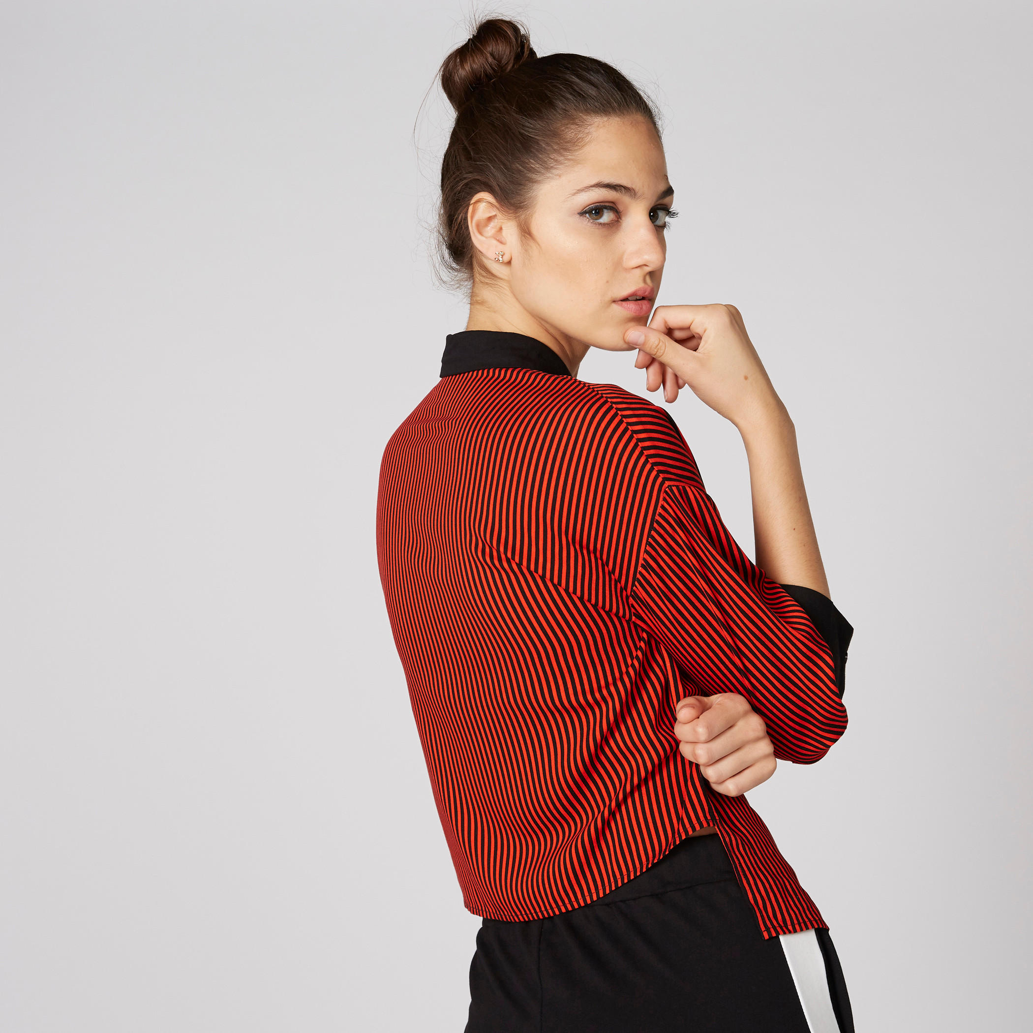 قميص بأكمام 3/4 وجيوب وحواف غير مستوية وطبعات-women-clothing-shirtsandblouses-shirts-image-2