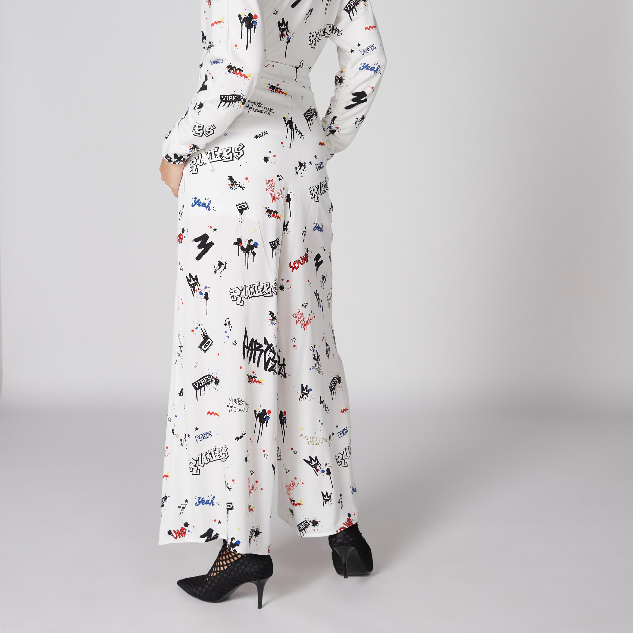 بنطال بالازو بطبعة وفتحات-women-clothing-bottoms-trousers-image-2