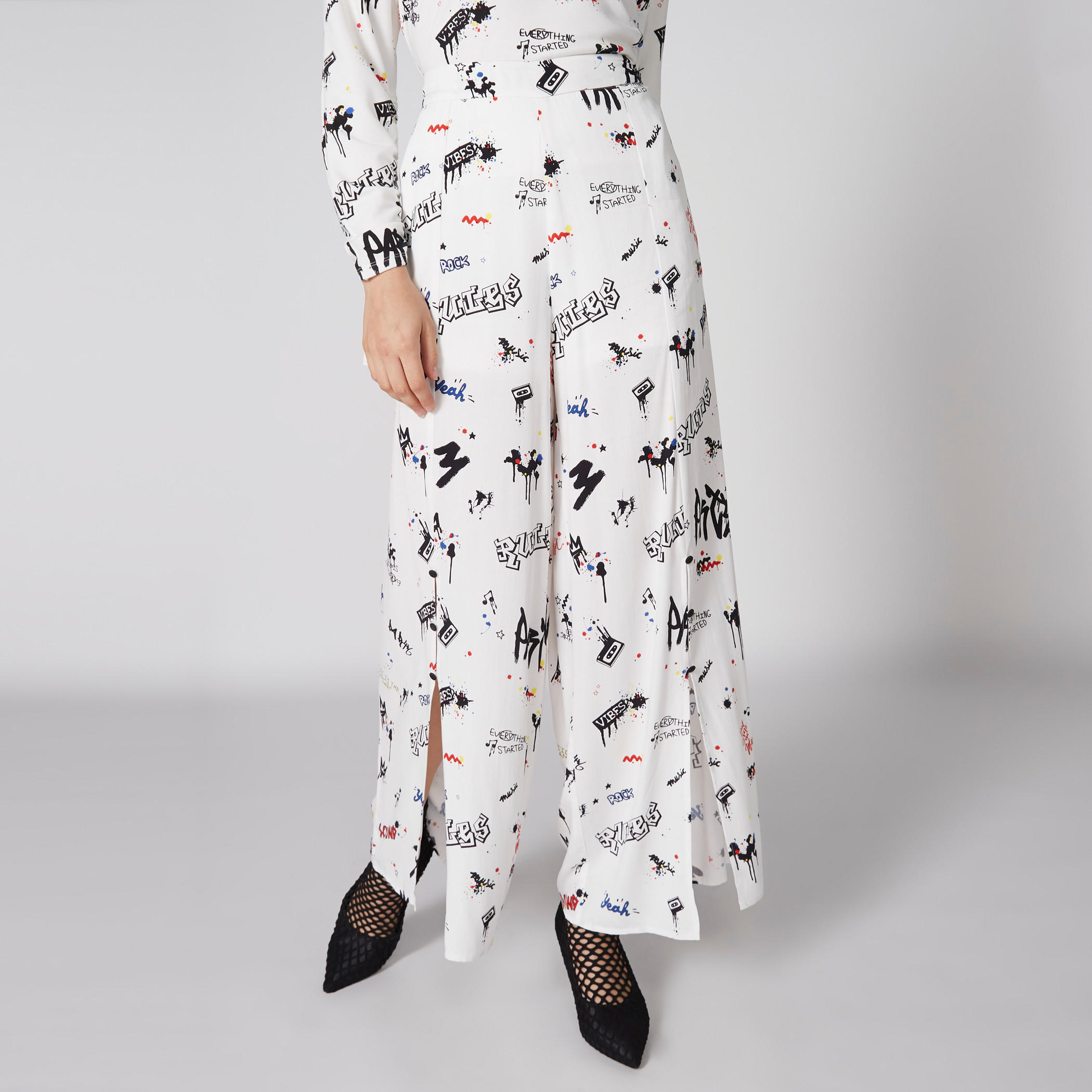 بنطال بالازو بطبعة وفتحات-women-clothing-bottoms-trousers-image-3