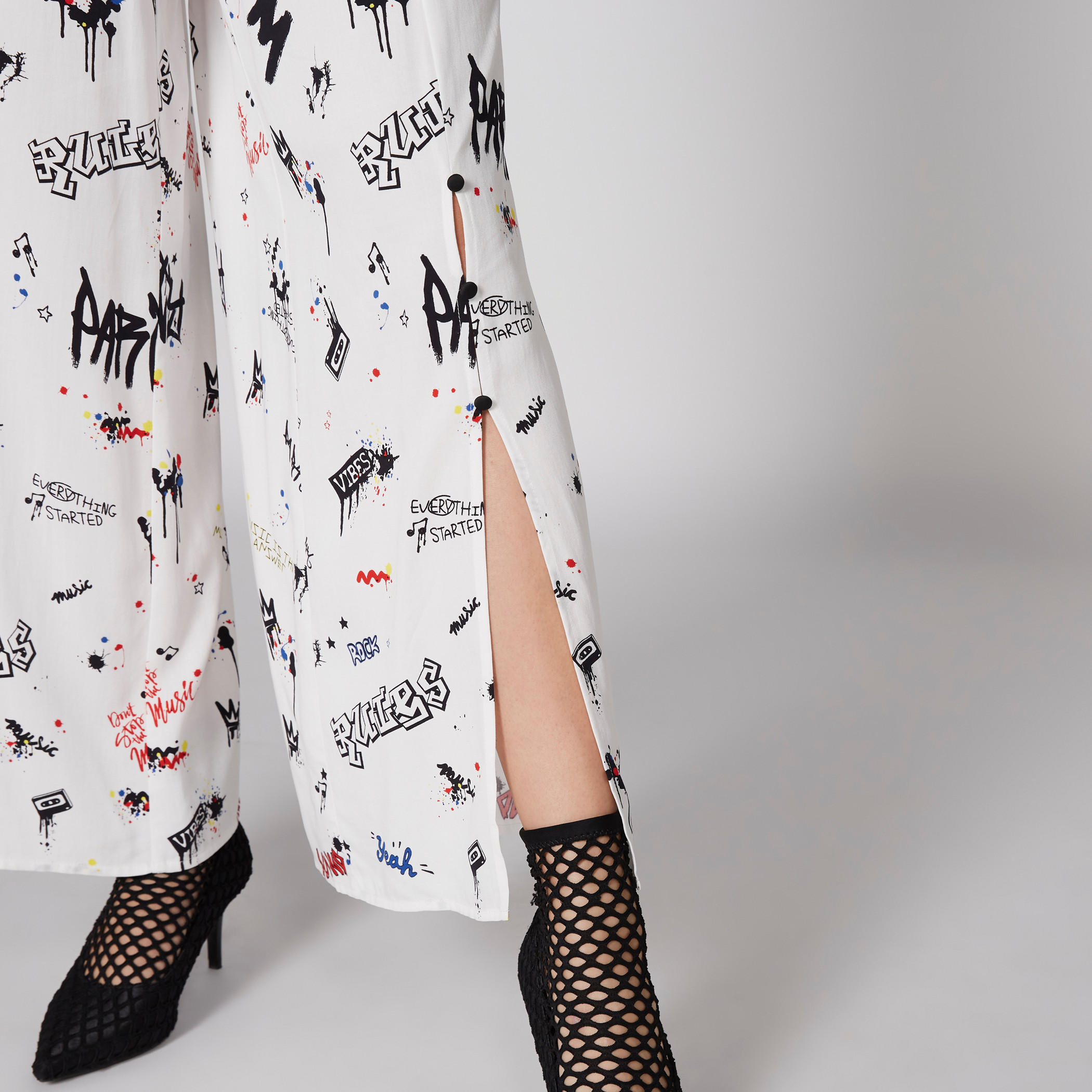 بنطال بالازو بطبعة وفتحات-women-clothing-bottoms-trousers-image-4
