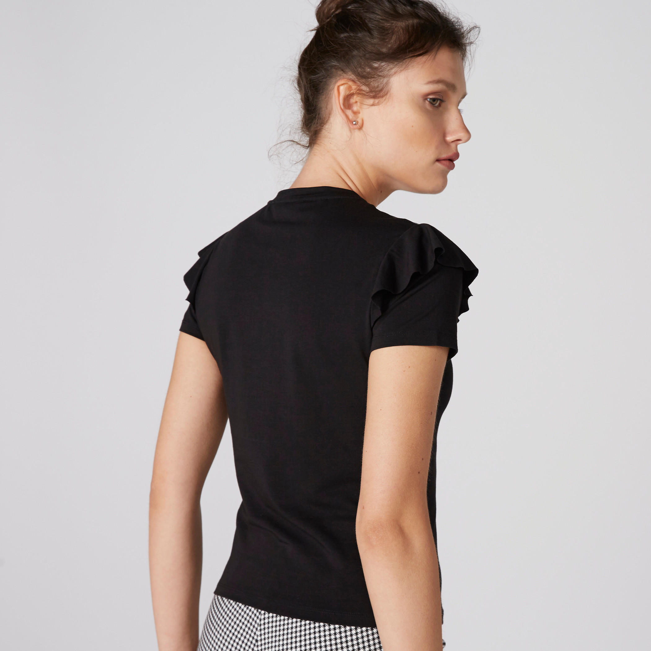 بلوزة كشكش بأكمام قصيرة وتفاصيل شبكية-women-clothing-shirtsandblouses-blouses-image-2