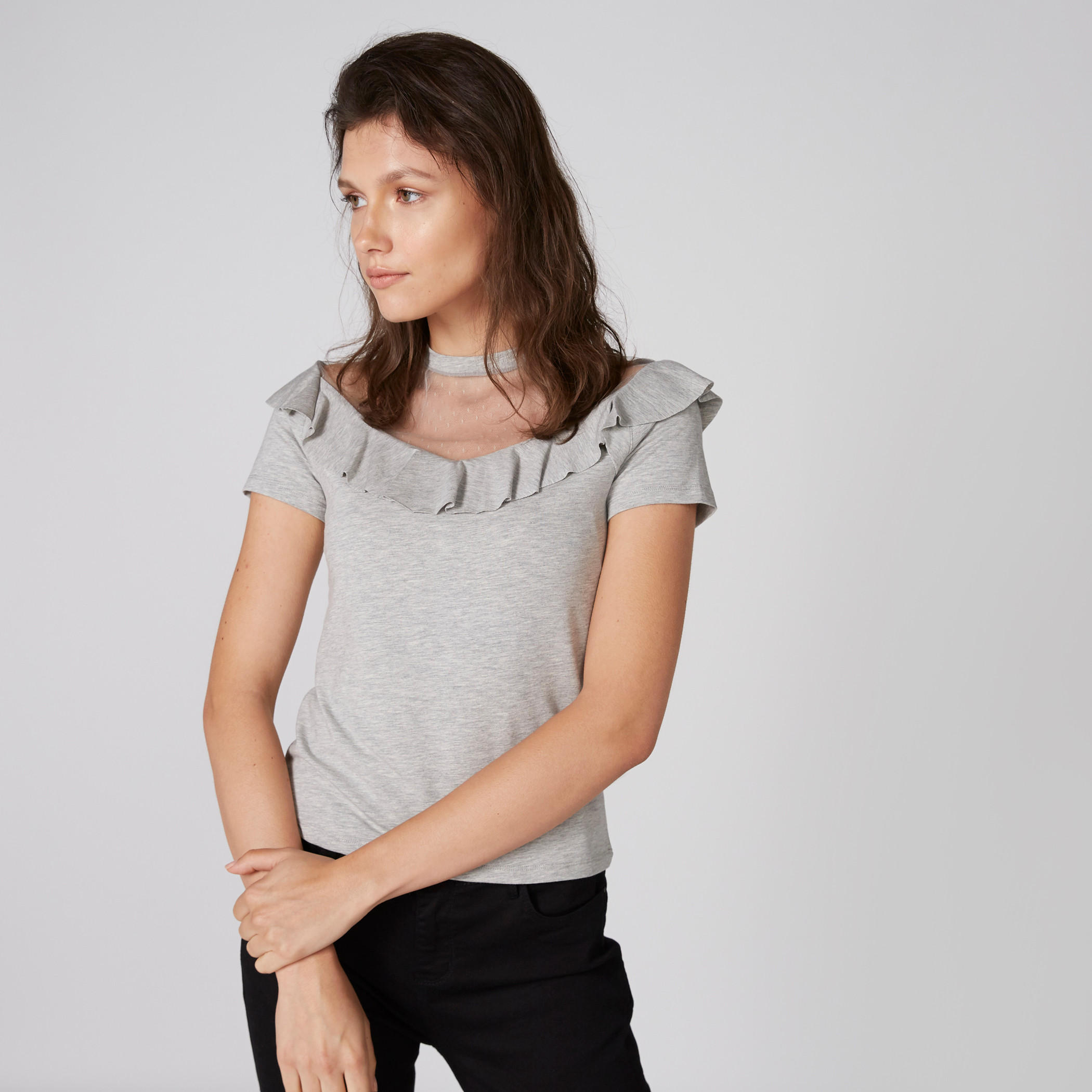 بلوزة بياقة مستديرة وأكمام قصيرة وتفاصيل كشكش-women-clothing-shirtsandblouses-blouses-image-1