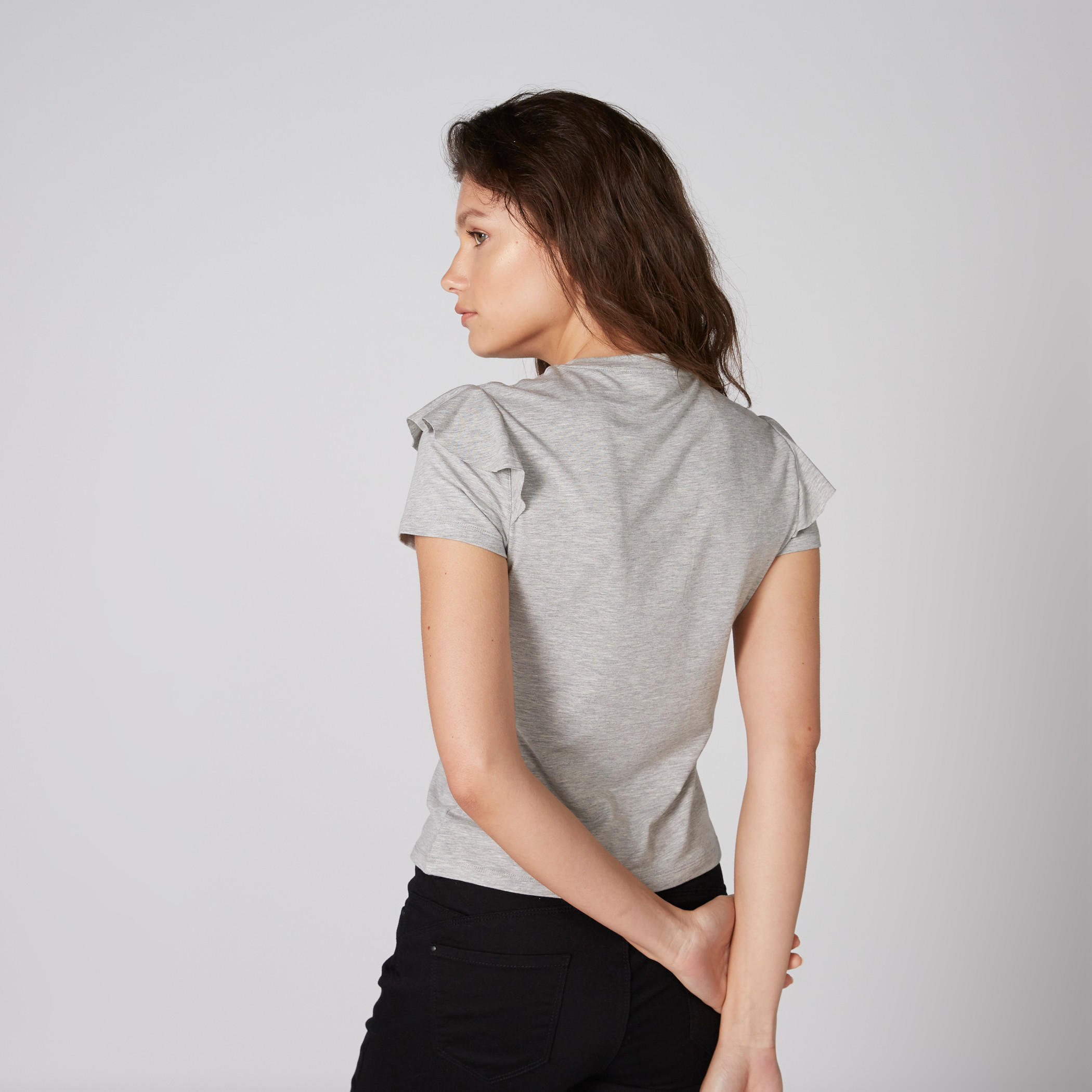 بلوزة بياقة مستديرة وأكمام قصيرة وتفاصيل كشكش-women-clothing-shirtsandblouses-blouses-image-2