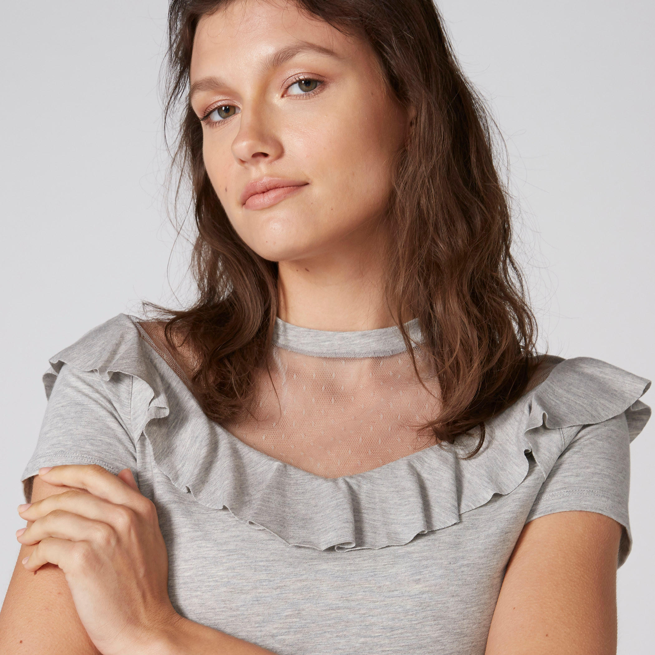 بلوزة بياقة مستديرة وأكمام قصيرة وتفاصيل كشكش-women-clothing-shirtsandblouses-blouses-image-4