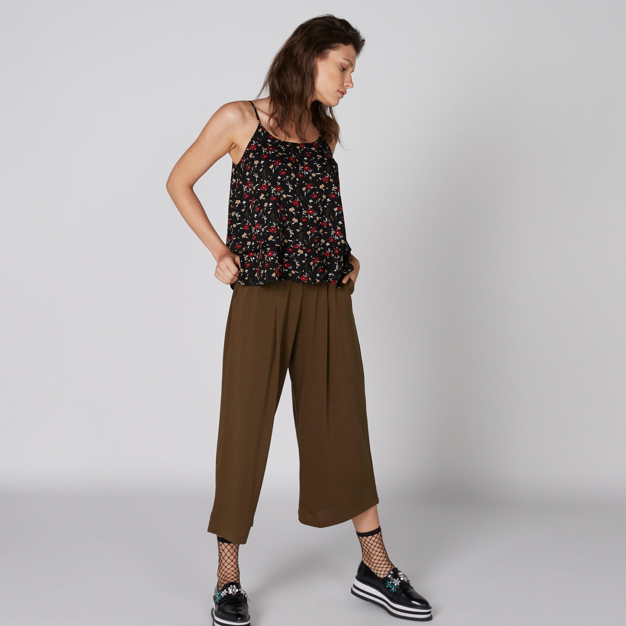 بلوزة بياقة مستديرة وحمالات رفيعة وطبعات-women-clothing-shirtsandblouses-blouses-image-5
