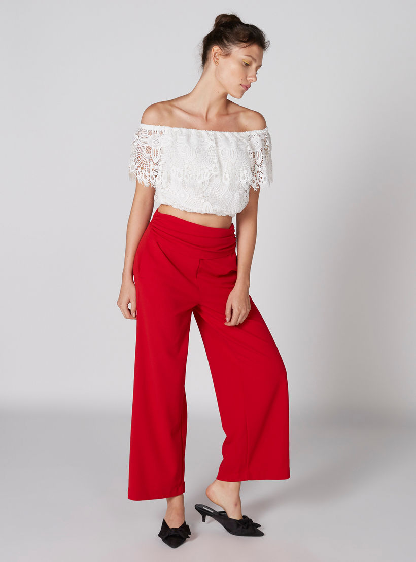 بلوزة قصيرة بأكتاف مكشوفة وتفاصيل دانتيل-women-clothing-shirtsandblouses-blouses-image-4