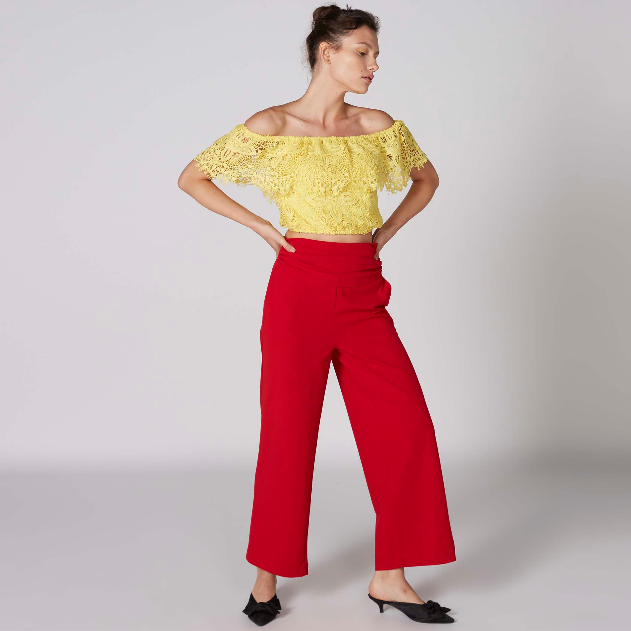 بلوزة قصيرة بأكتاف مكشوفة وتفاصيل دانتيل-women-clothing-shirtsandblouses-blouses-image-3