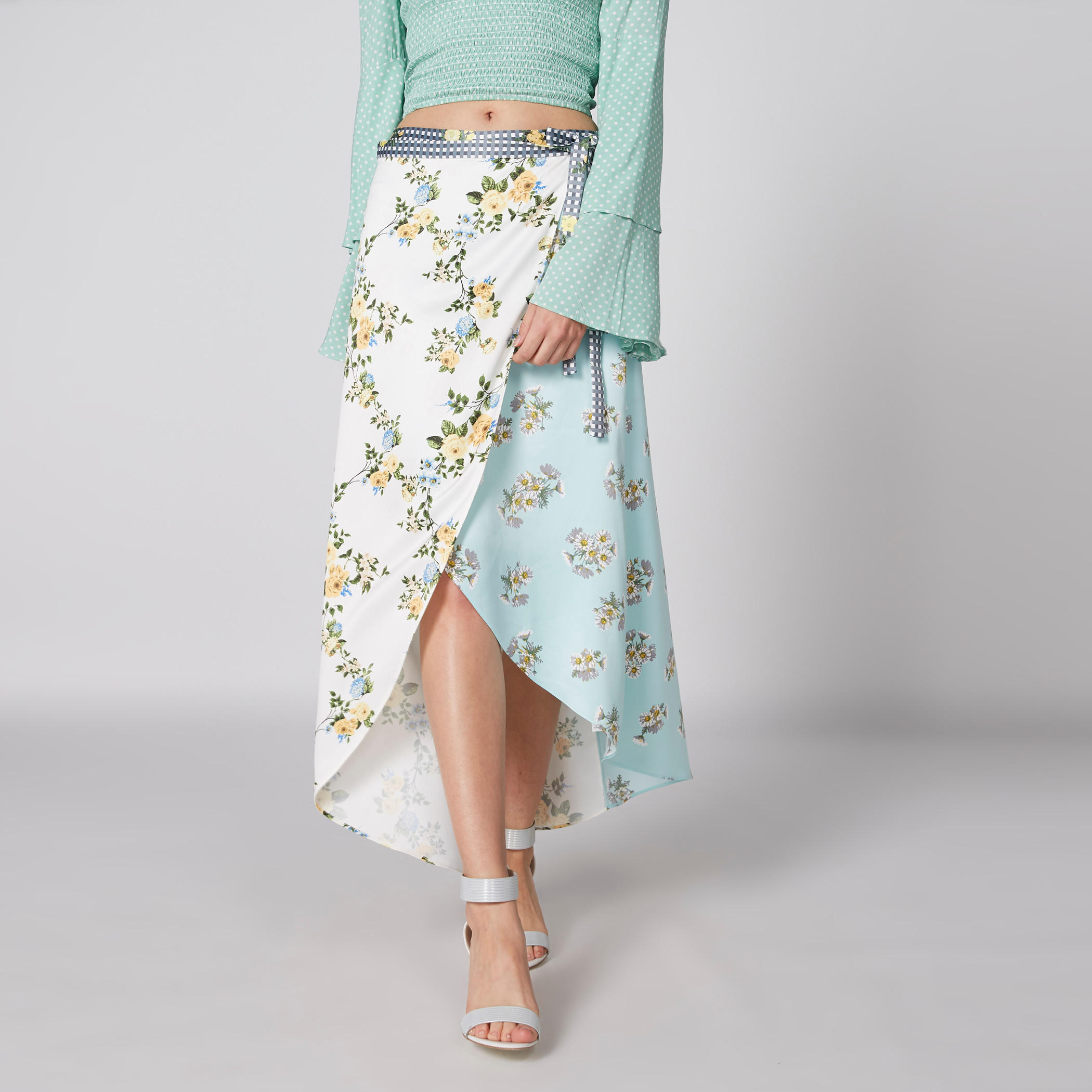 تنورة ملفوفة بطول غير مستوٍ وطبعات أزهار-women-clothing-bottoms-skirts-image-1